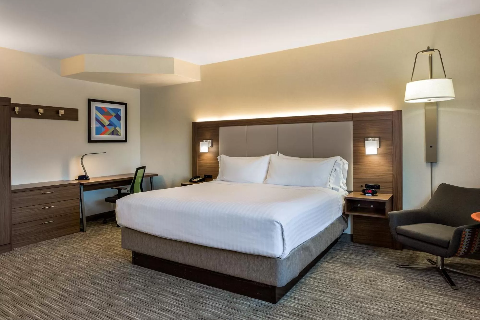 Bed in Holiday Inn Express Hotel & Suites Oroville Southwest by IHG