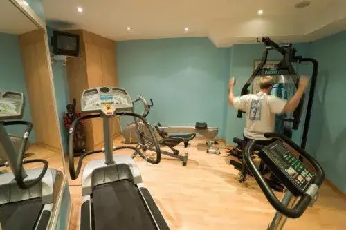 People, Fitness Center/Facilities in Hotel Restaurant Du Parc