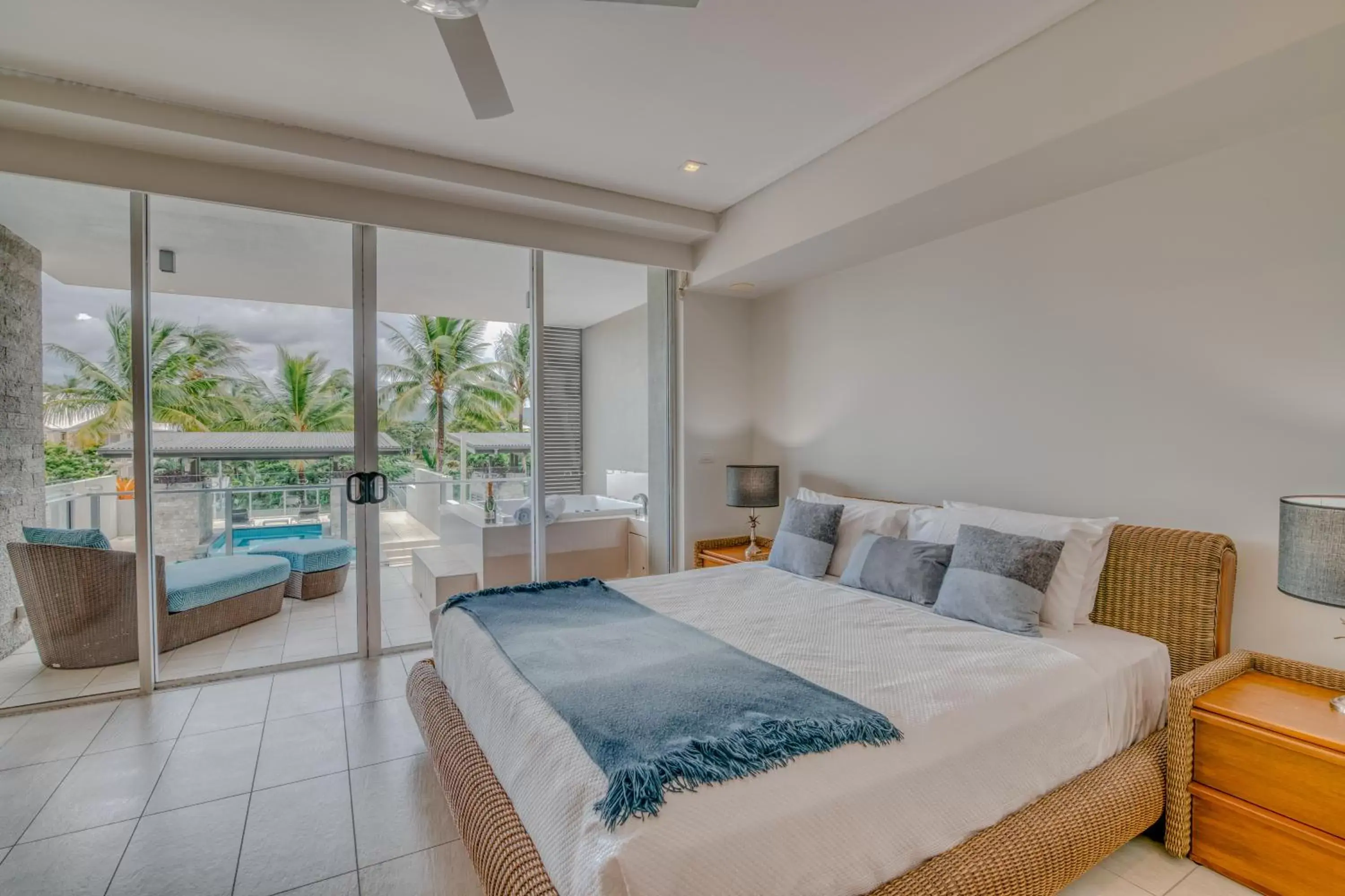 Bed in Coconut Grove