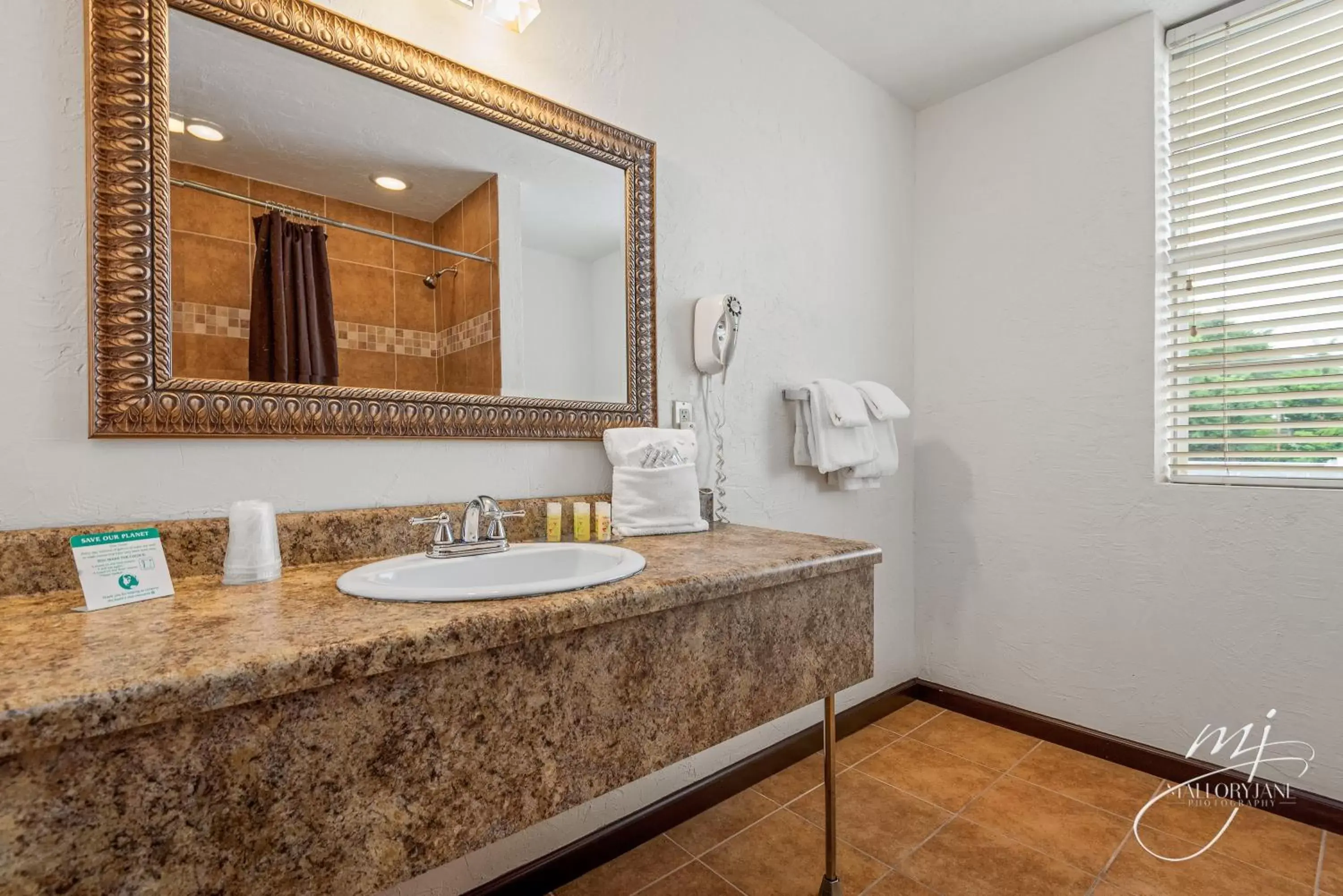 Toilet, Bathroom in Hotel Seville