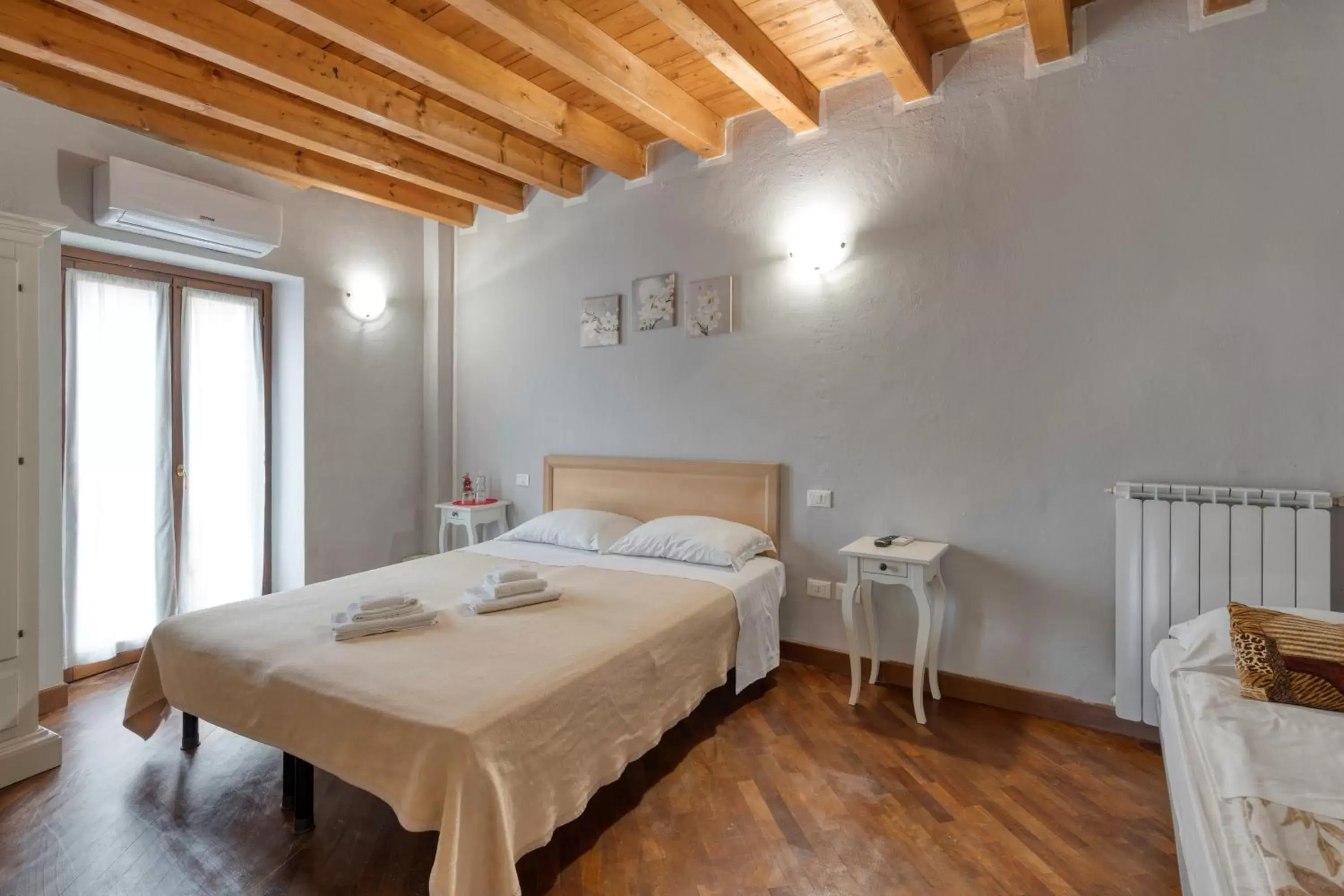 Photo of the whole room, Bed in Cascina Volta