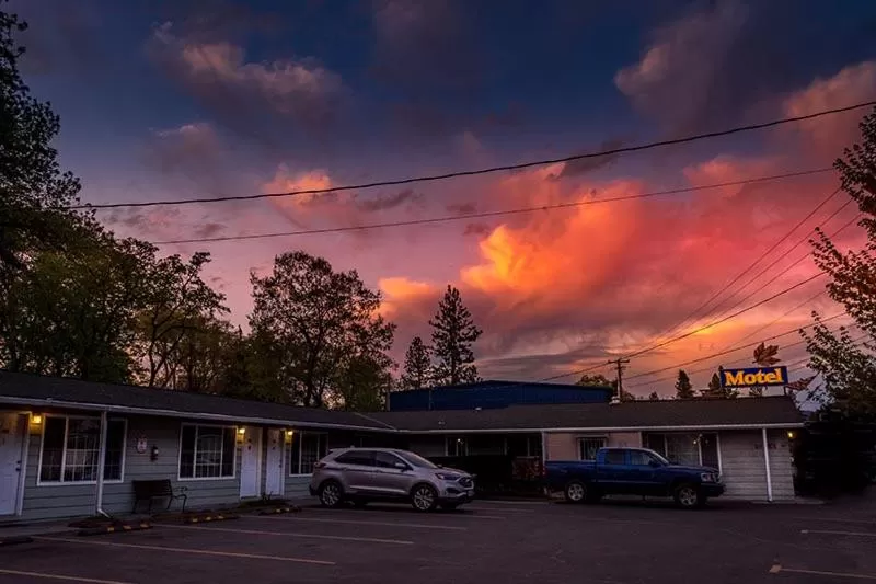 Property Building in Maple Leaf Motel