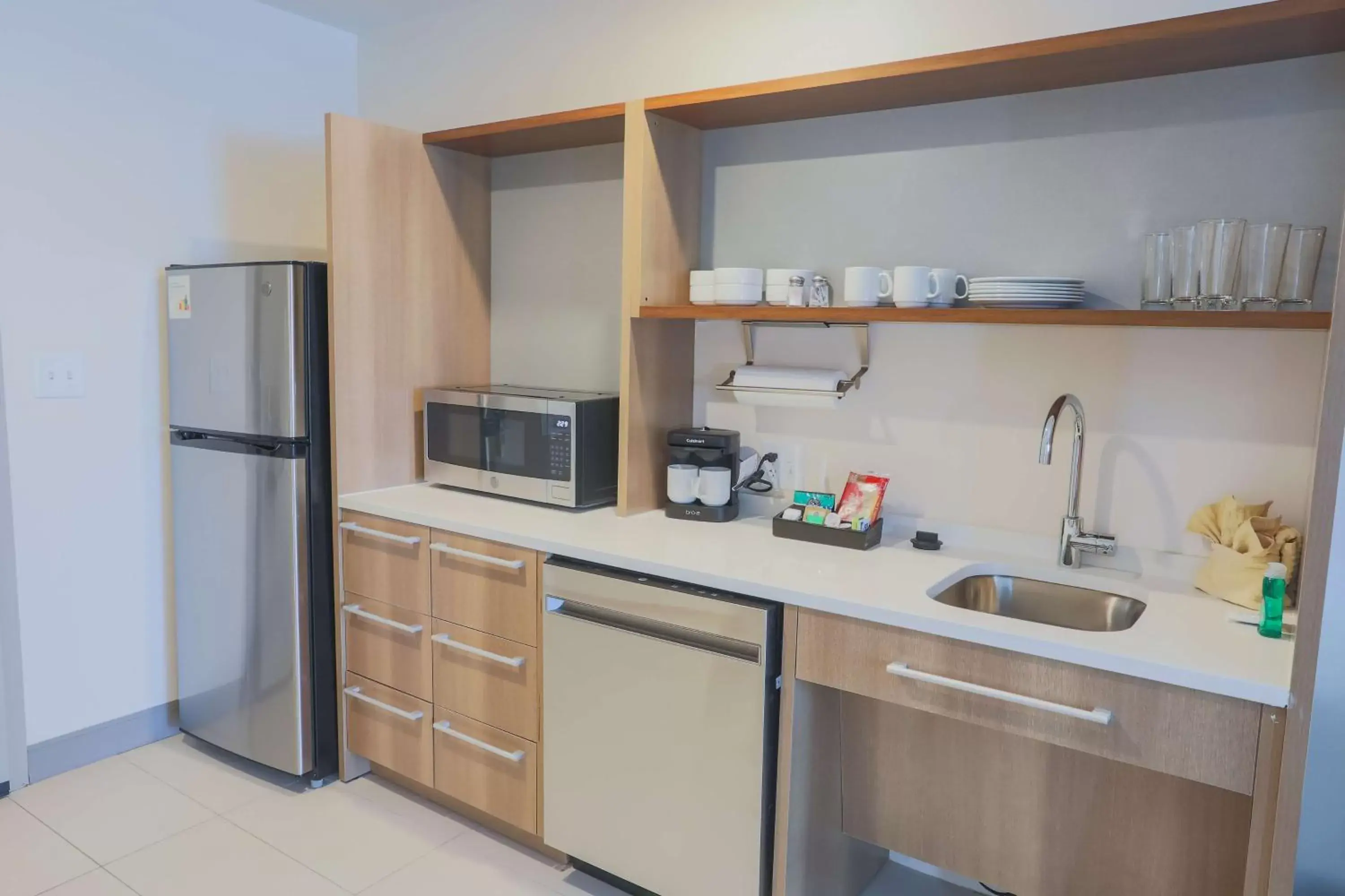 Kitchen or kitchenette, Kitchen/Kitchenette in Home2 Suites By Hilton Cumming Atlanta, Ga