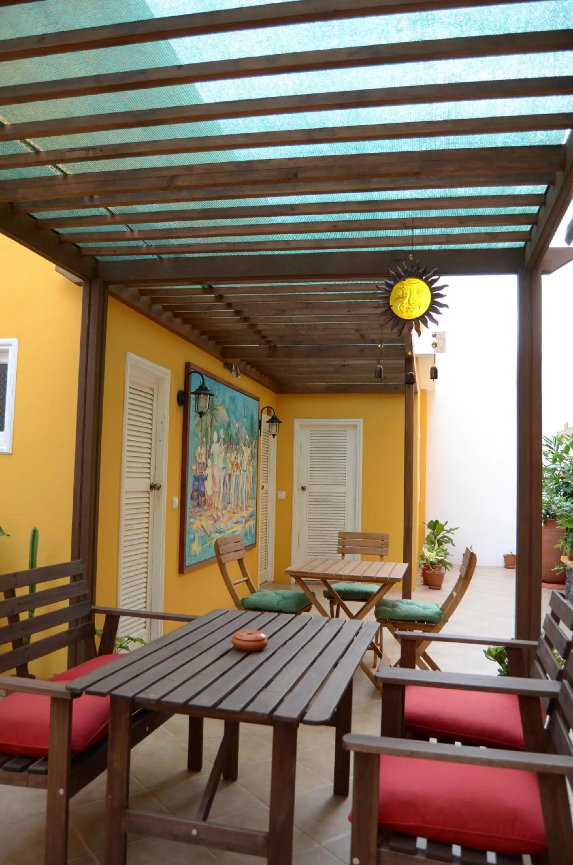 Garden in Kira's Boutique Hotel