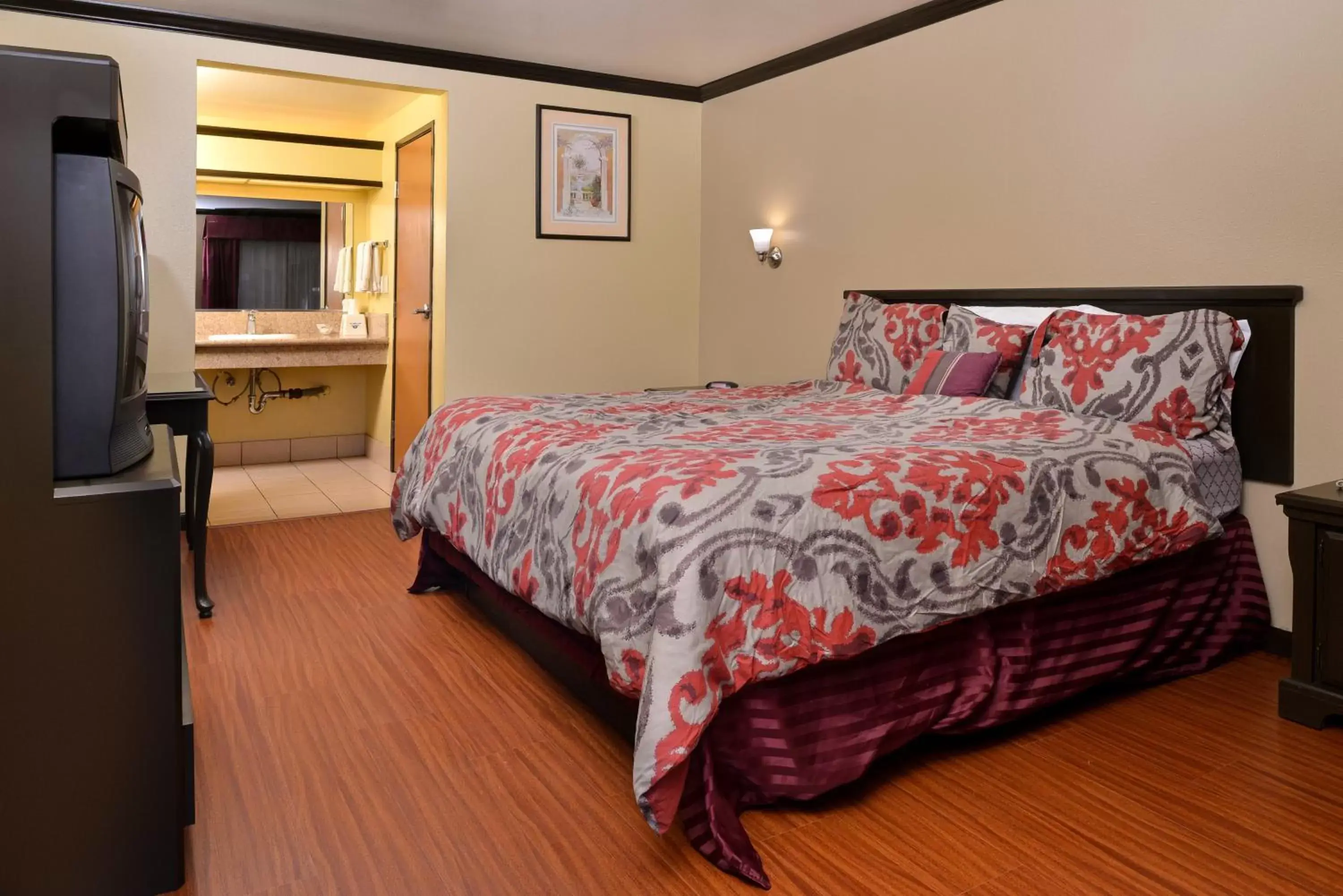 Bed in Americas Best Value Inn Pasadena Arcadia