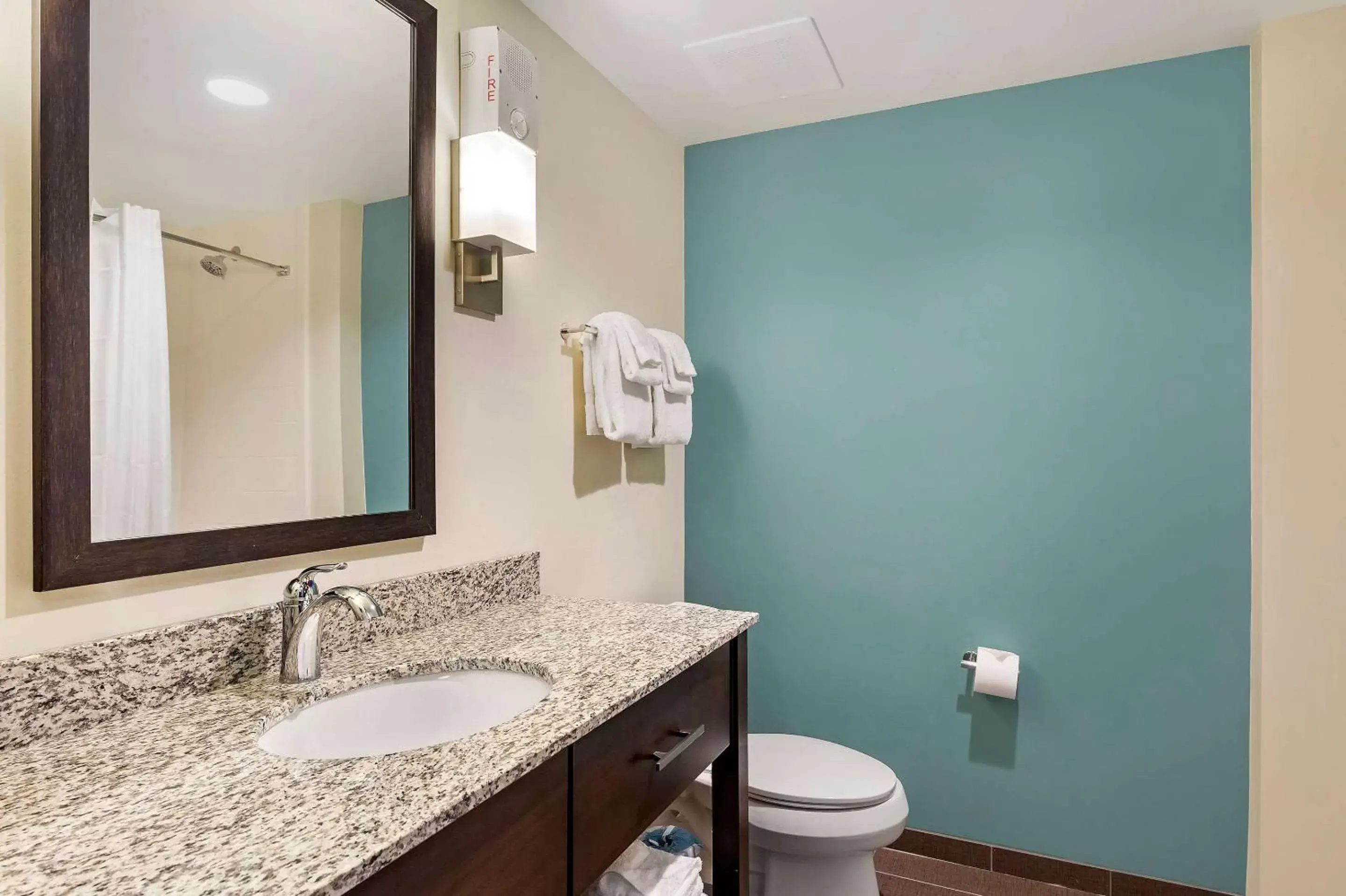 Photo of the whole room, Bathroom in Sleep Inn Lancaster Dallas South