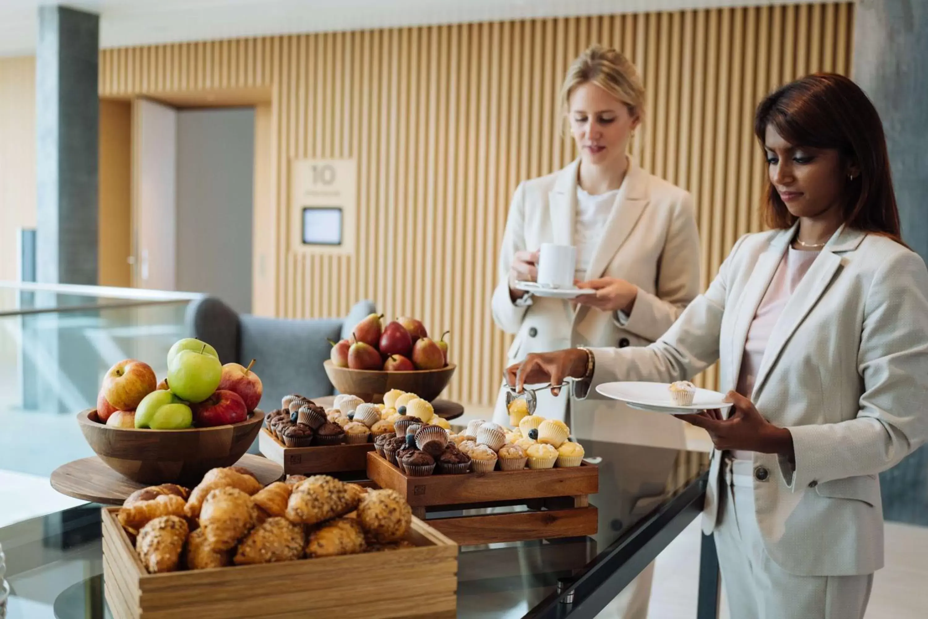 Food and drinks in Hyatt Regency Zurich Airport Circle