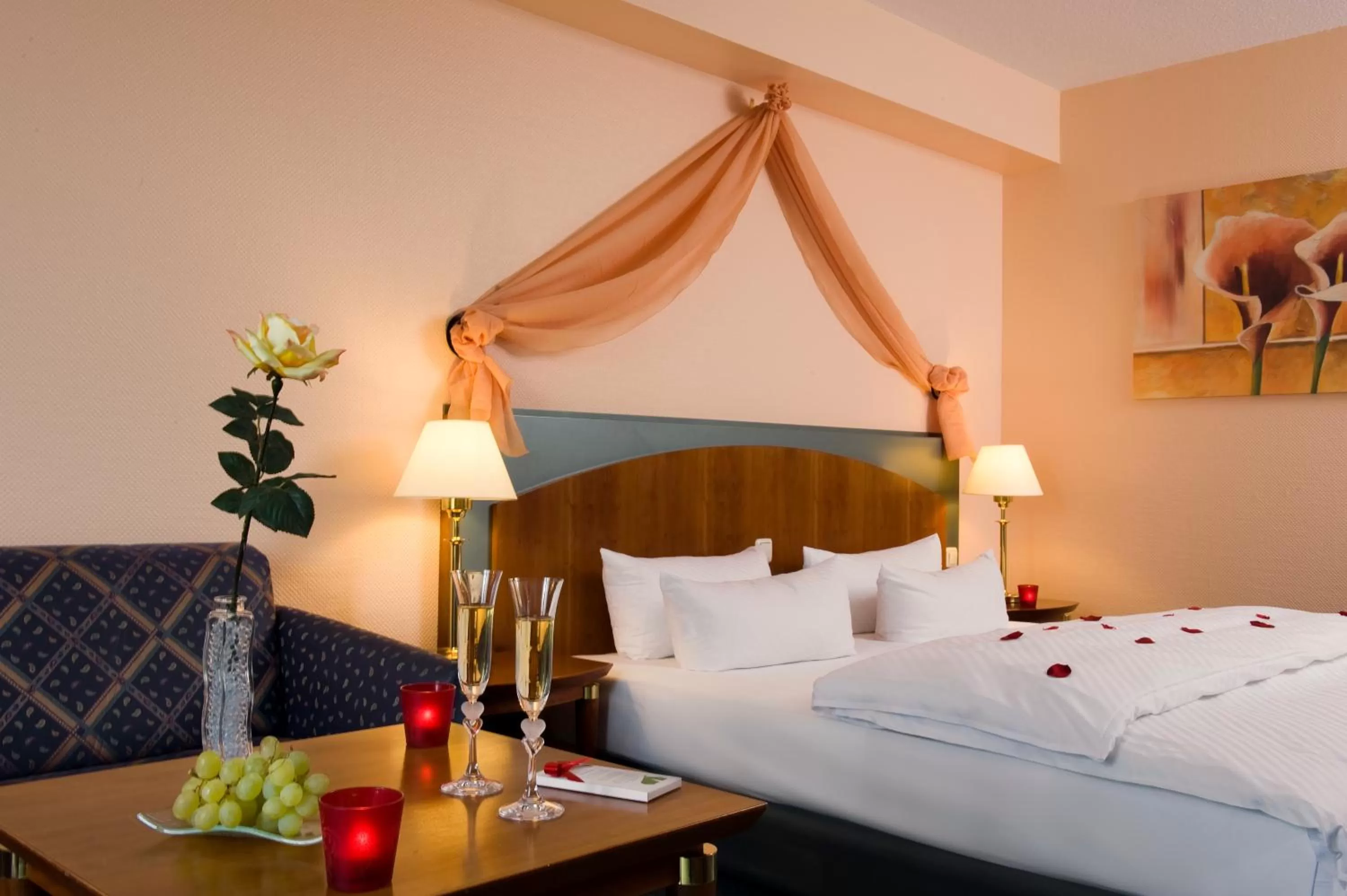 Photo of the whole room, Bed in Congress Hotel Weimar by Mercure