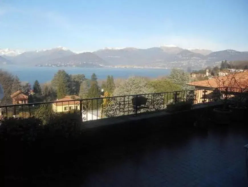 Balcony/Terrace, Mountain View in Terrazza con Vista Grande