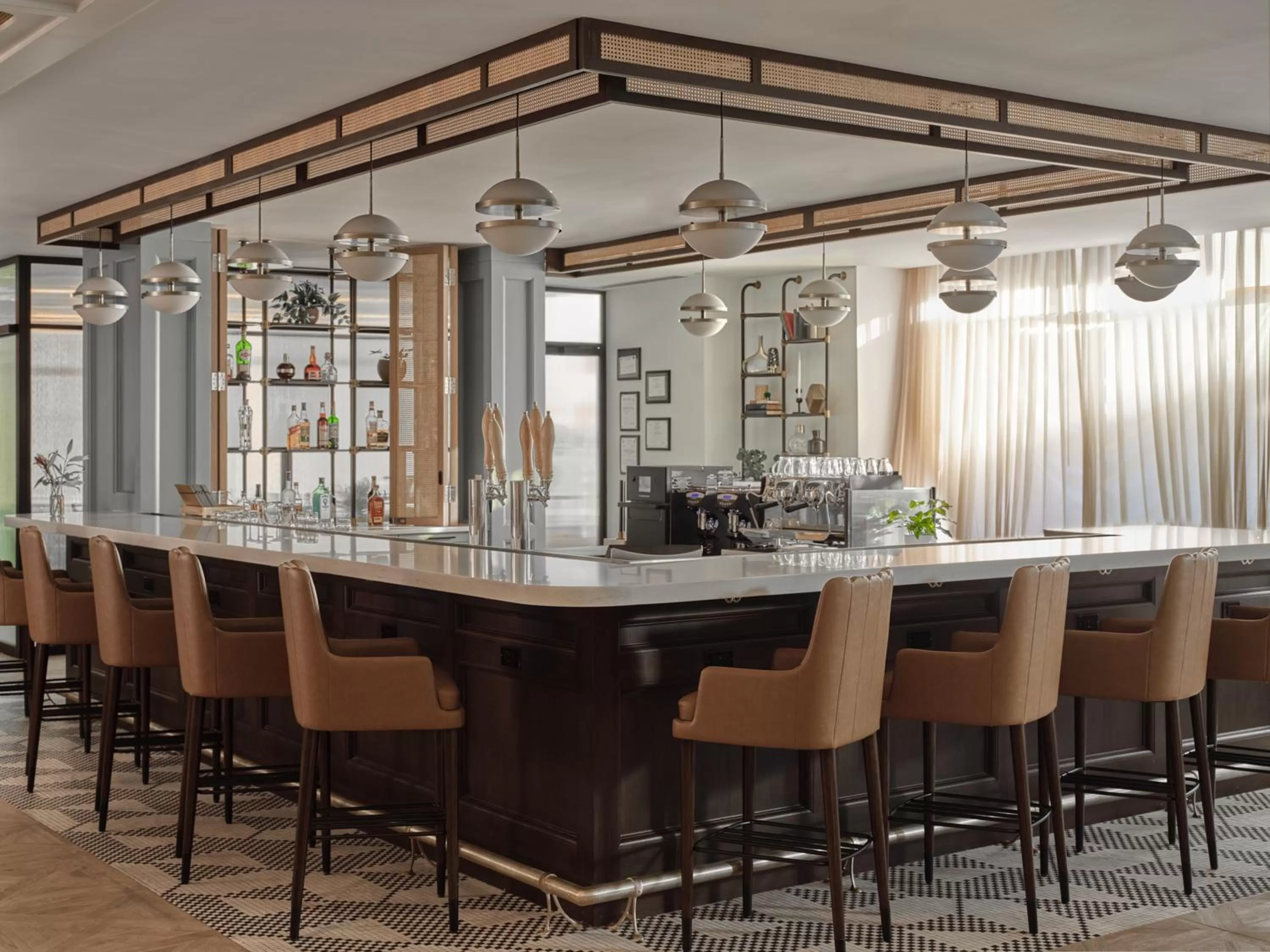 Restaurant/places to eat in Six South St. Hotel