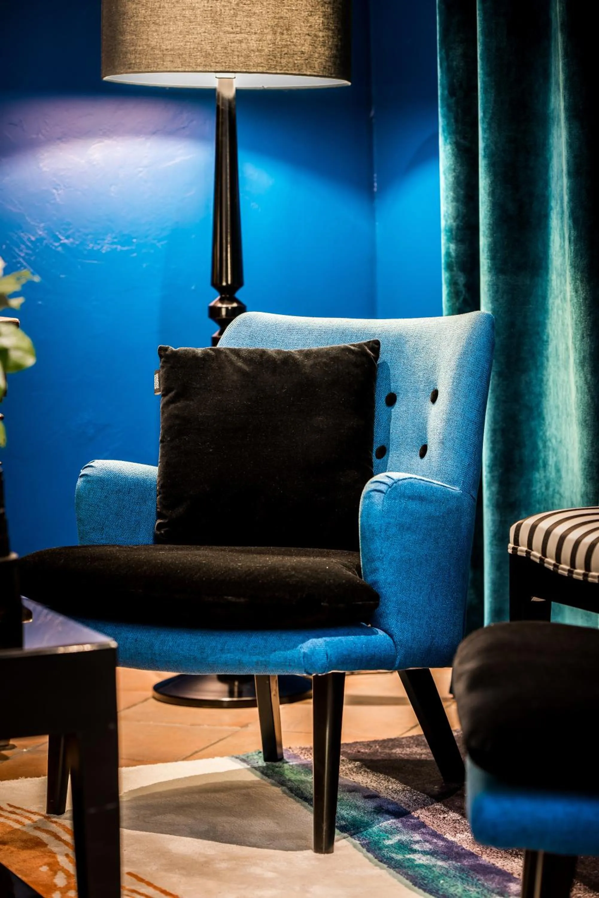 Lounge or bar in Hôtel Jardin Le Bréa