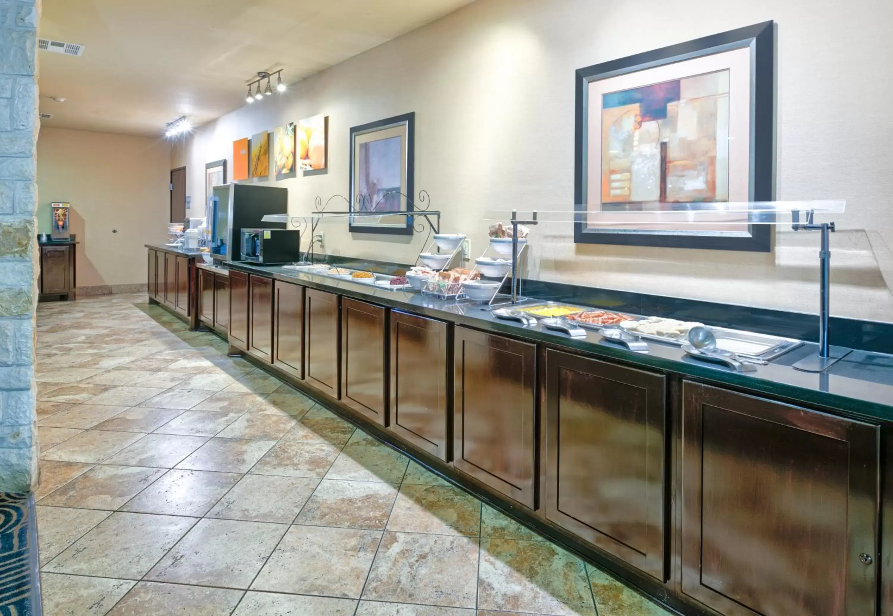 Restaurant/places to eat in Comfort Suites Arlington - Entertainment District
