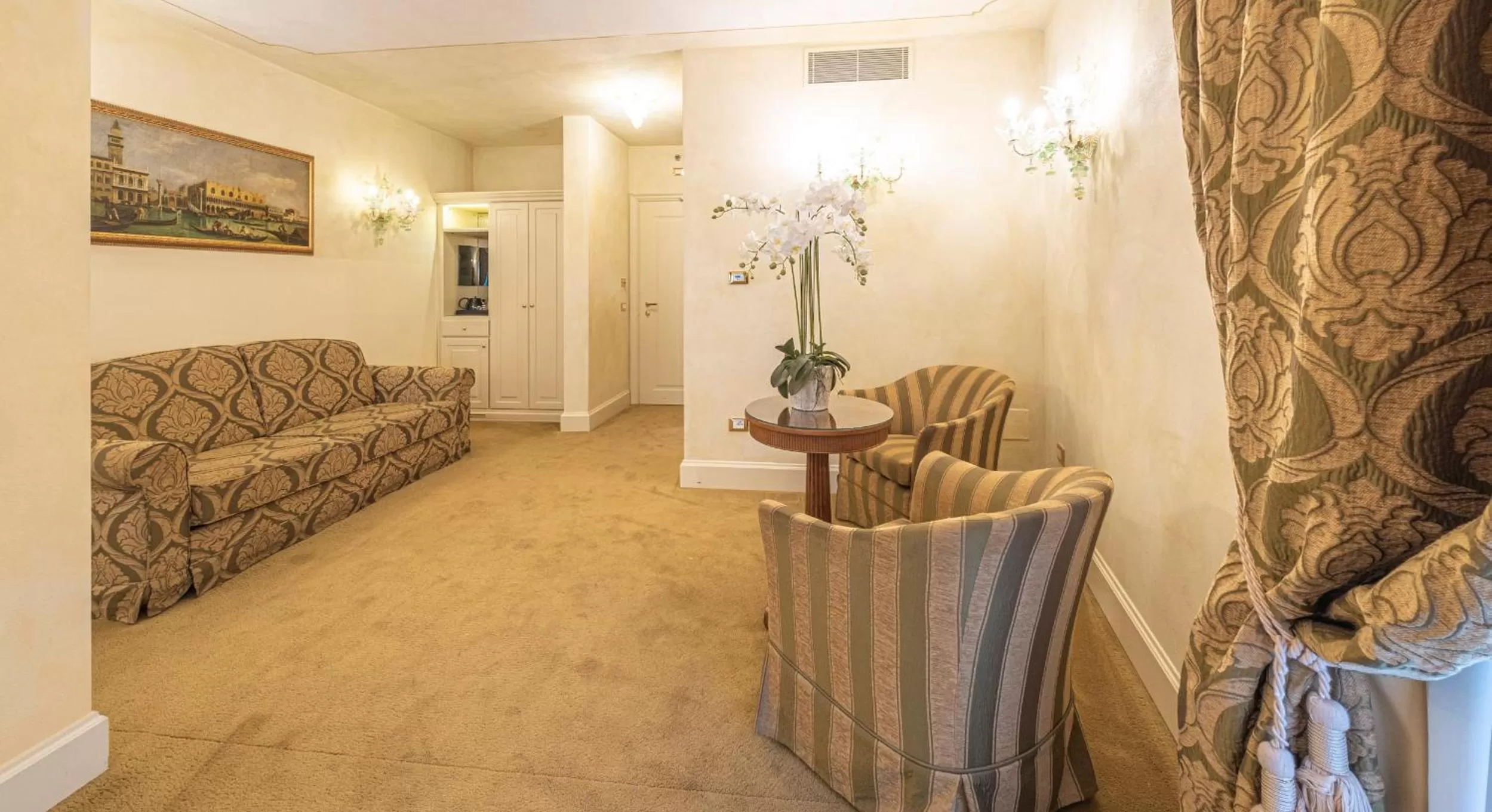 Decorative detail in Hotel Villa Barbarich Venice Mestre