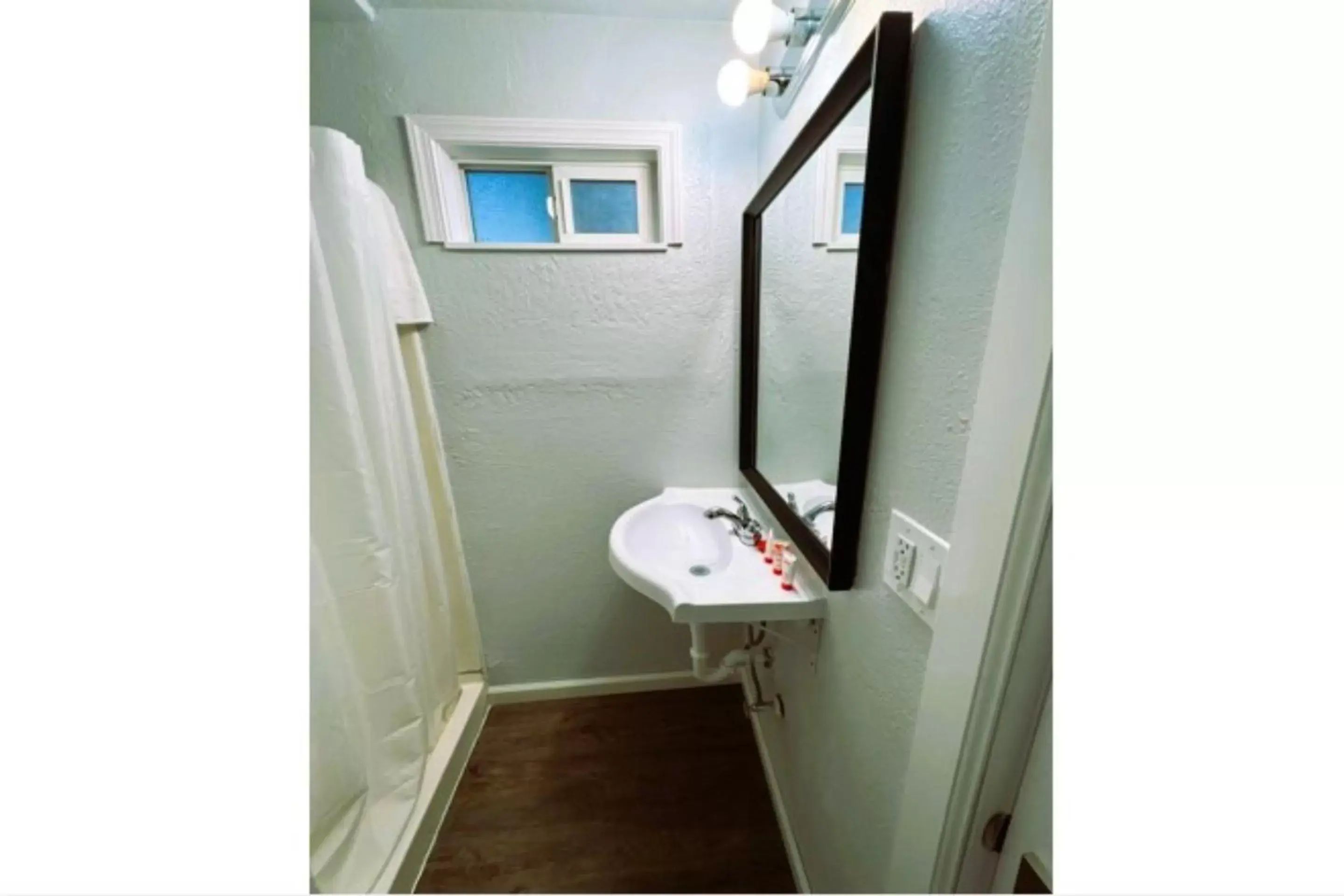 Bathroom in Budget Inn Bend by OYO