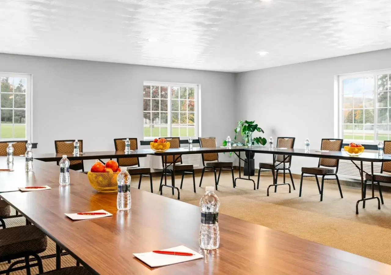 Meeting/conference room, Restaurant/Places to Eat in Hotel One75