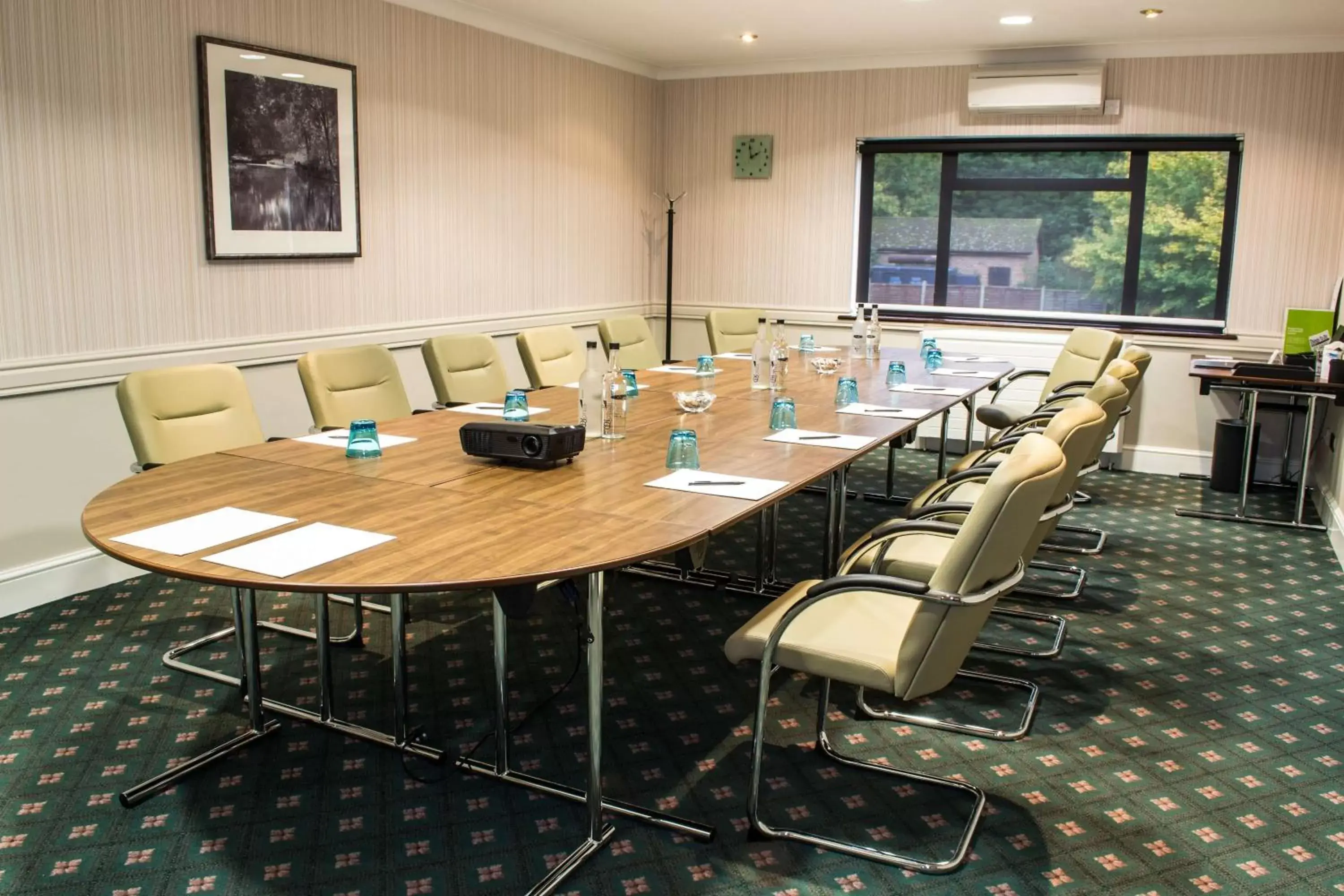Business facilities in Stratford Manor Hotel