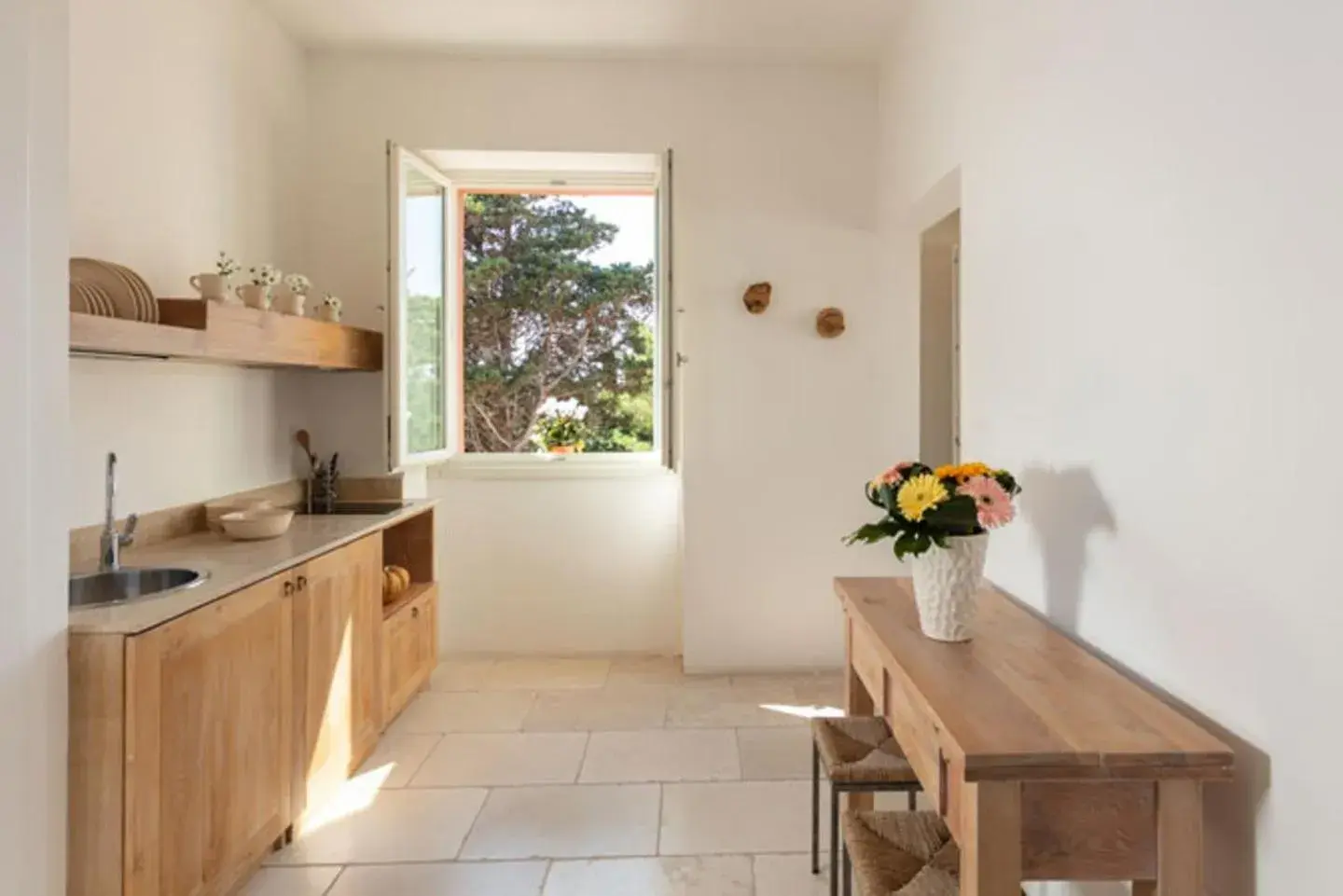 Living room, Kitchen/Kitchenette in Masseria Mongio dell'Elefante