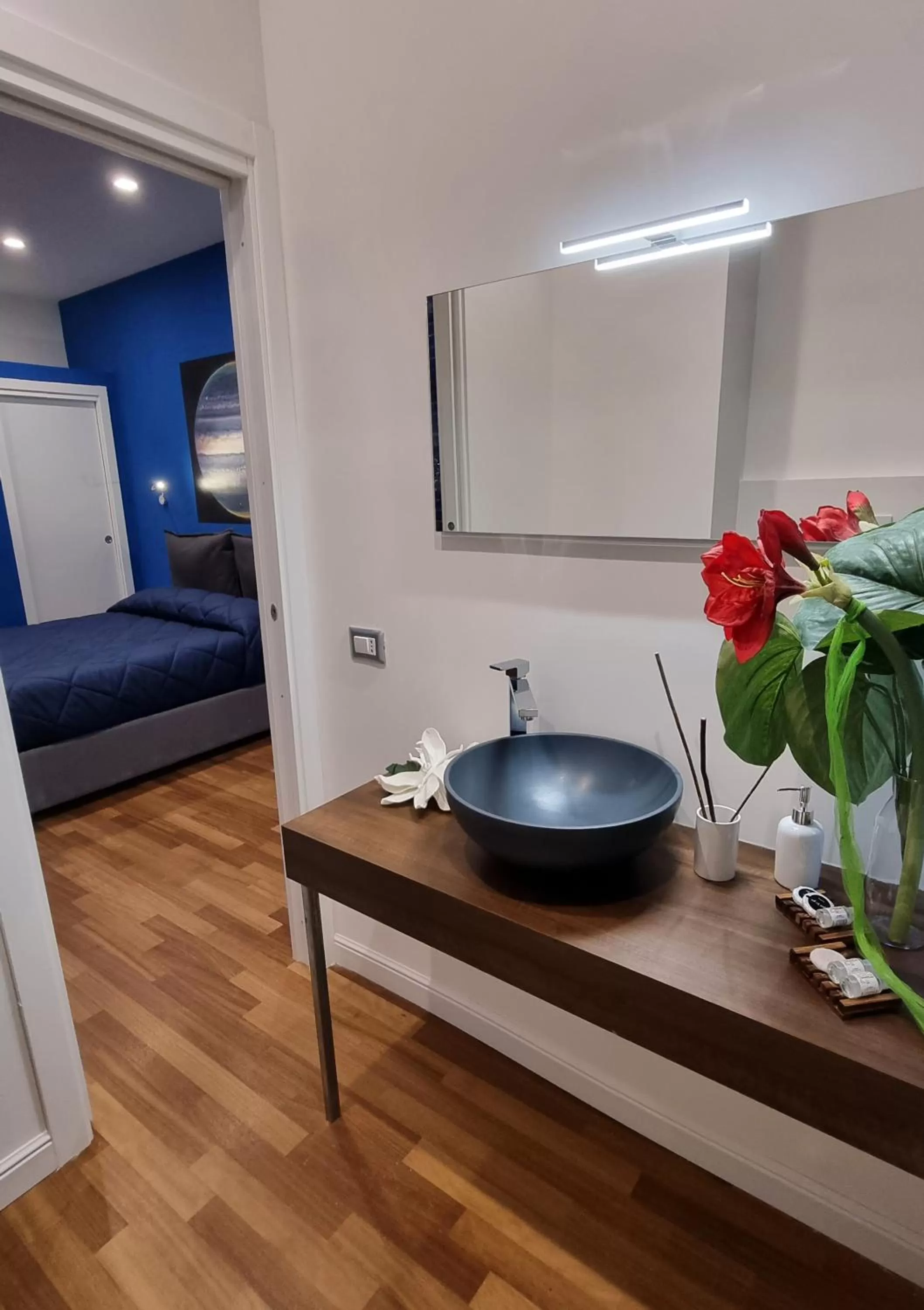 Photo of the whole room, Bathroom in Soul City