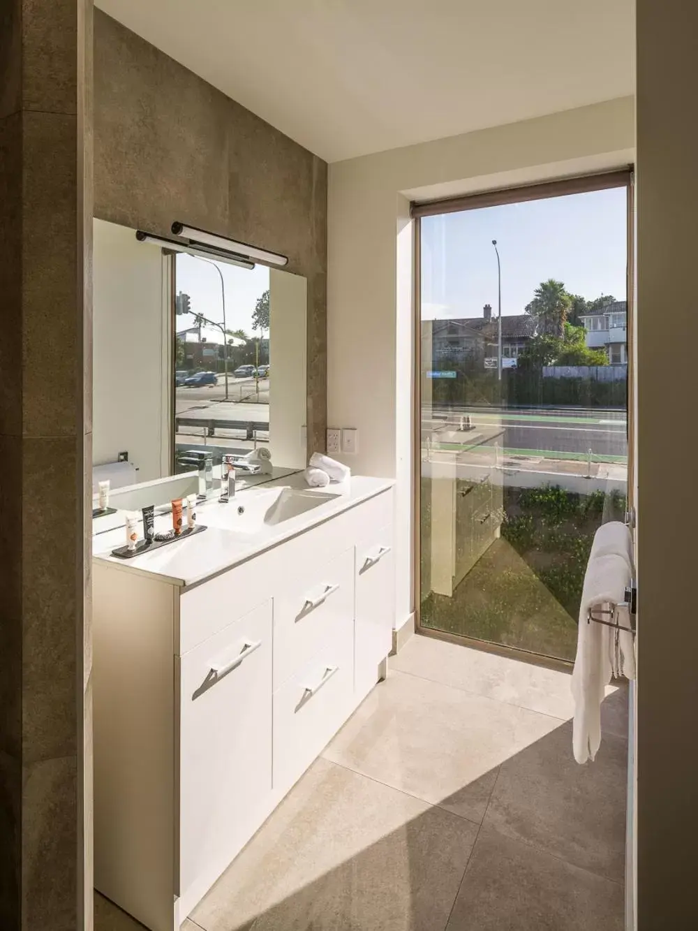 Bathroom in Carnmore Hotel Takapuna