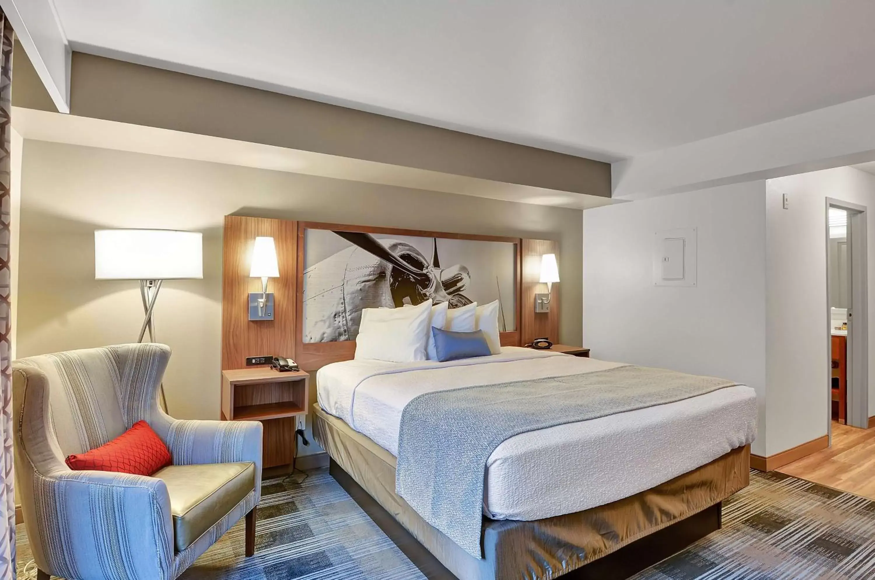 Decorative detail, Bed in Executive Residency by Best Western Navigator Inn & Suites