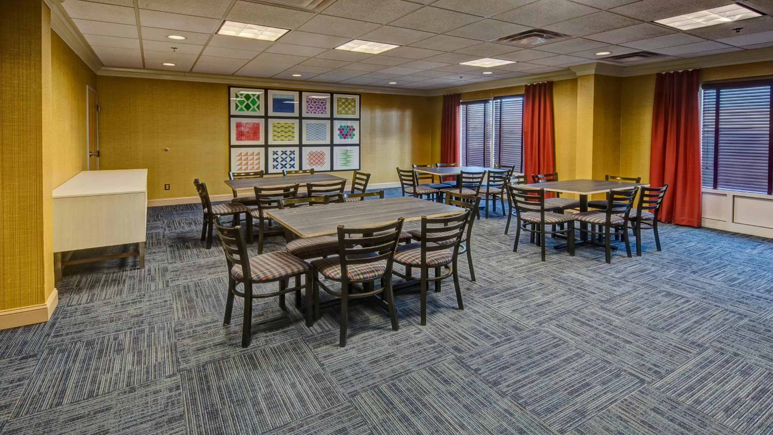 Meeting/conference room in Holiday Inn Express Hotel & Suites London by IHG