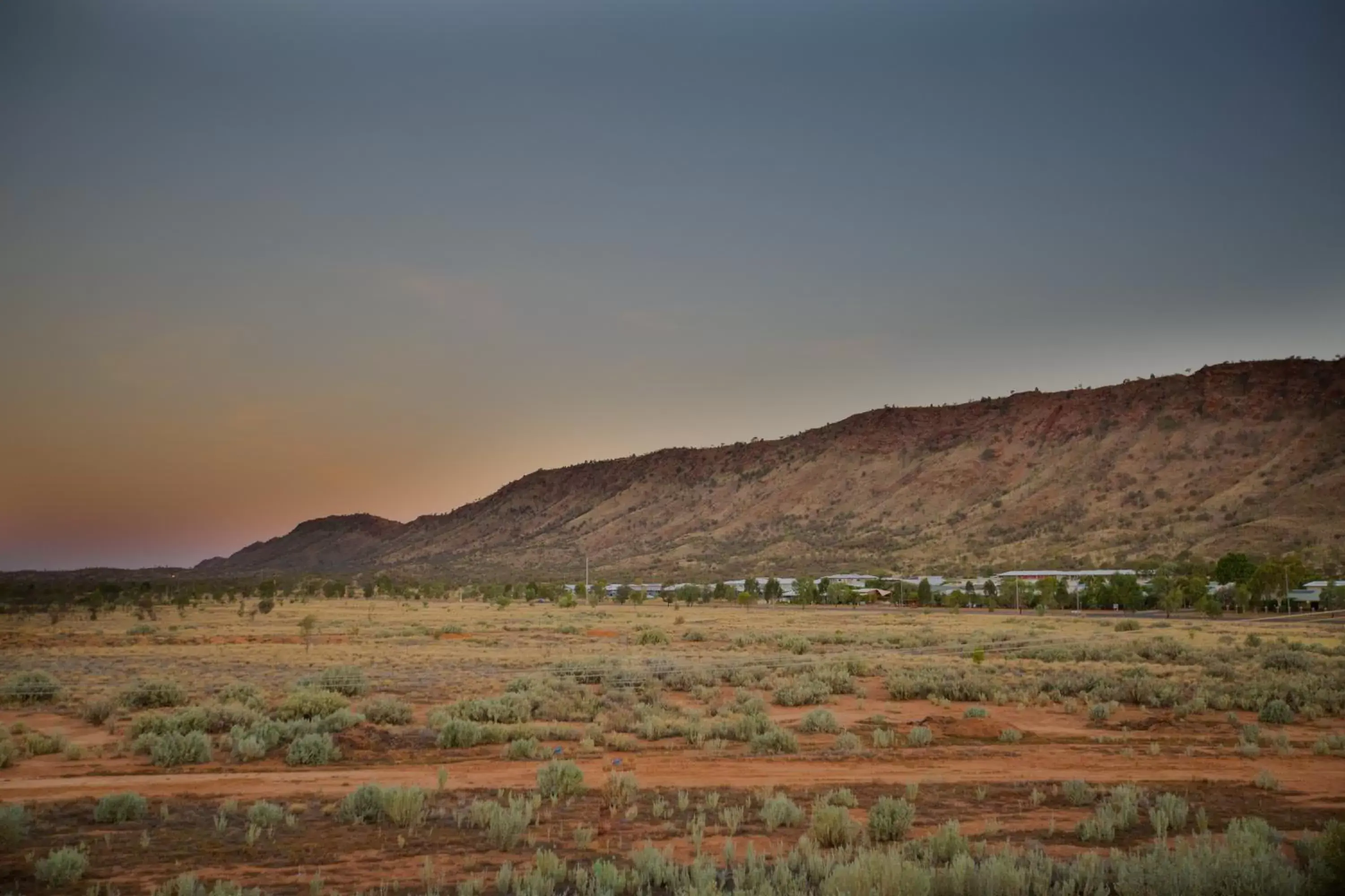 Photo of the whole room, Natural Landscape in Crowne Plaza Alice Springs Lasseters, an IHG Hotel