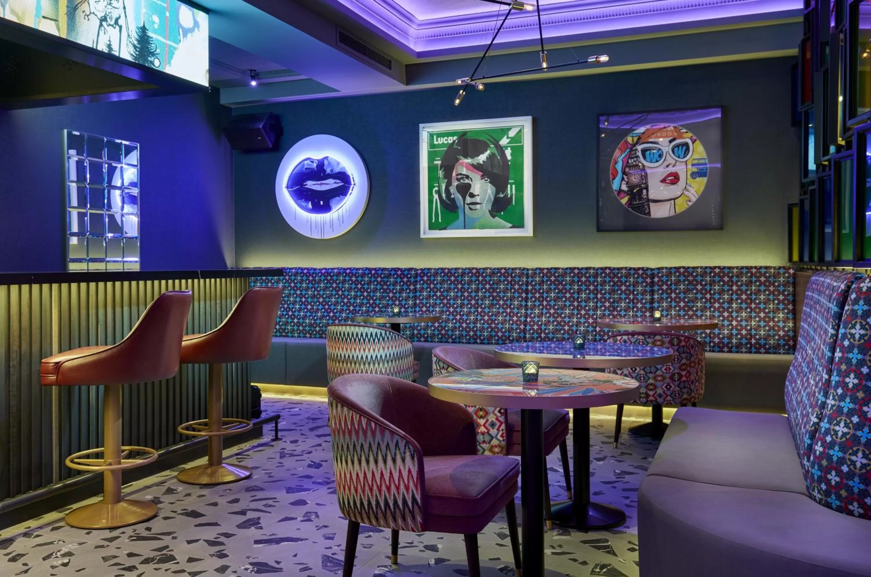 Lounge or bar in NYX Hotel London Holborn by Leonardo Hotels