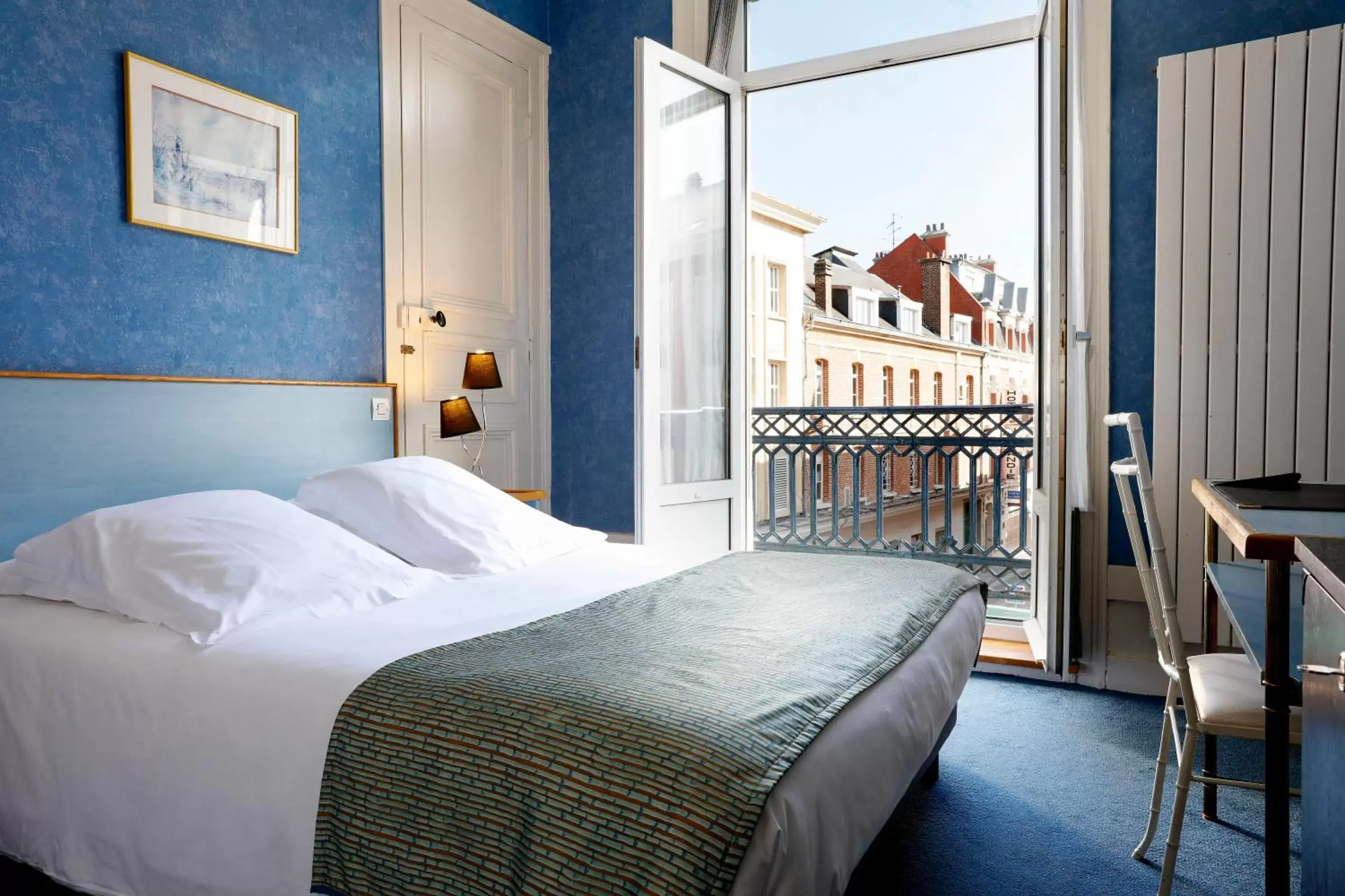Bedroom in Grand Hotel de L'Univers