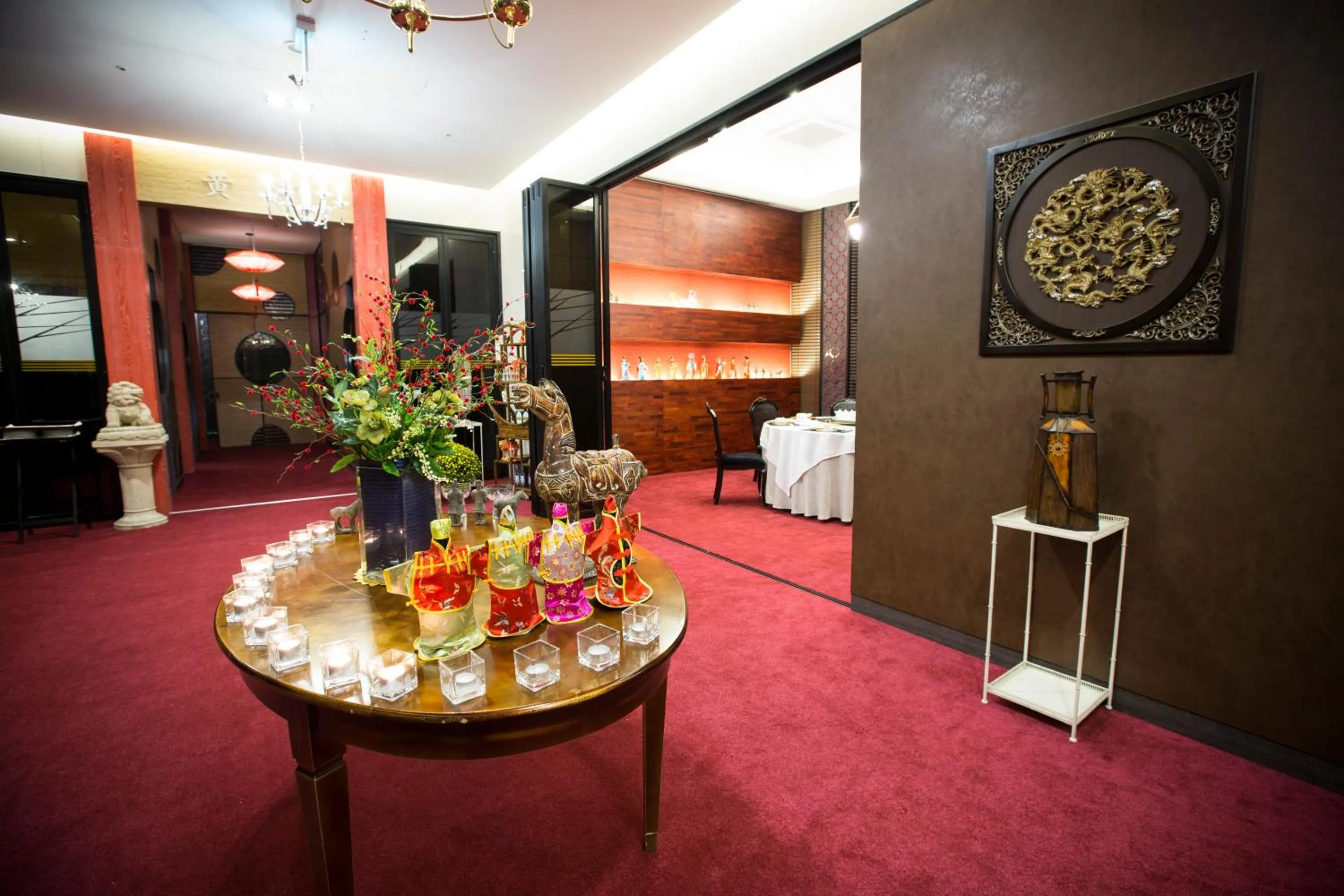 Restaurant/places to eat in I Square Hotel