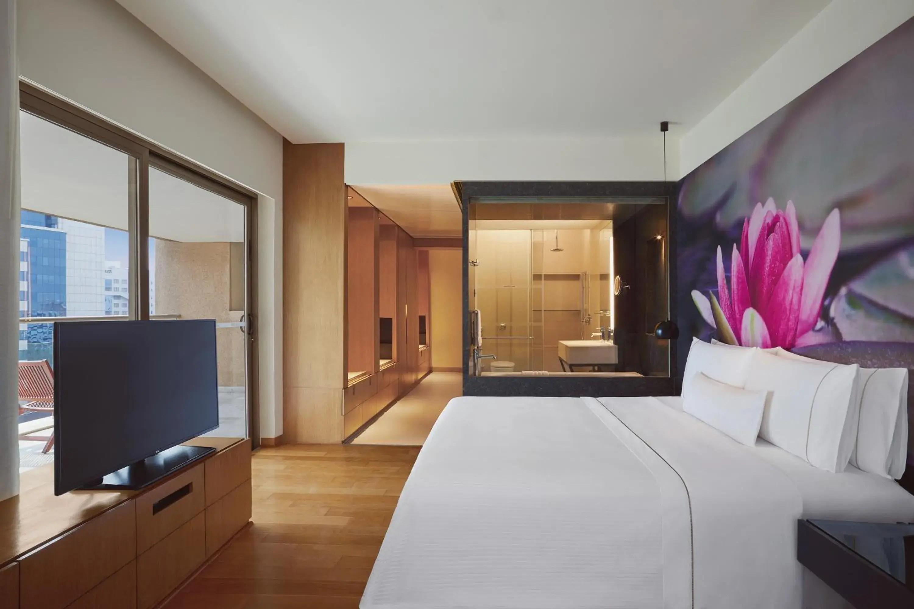 Bedroom, TV/Entertainment Center in The Westin Hyderabad Mindspace