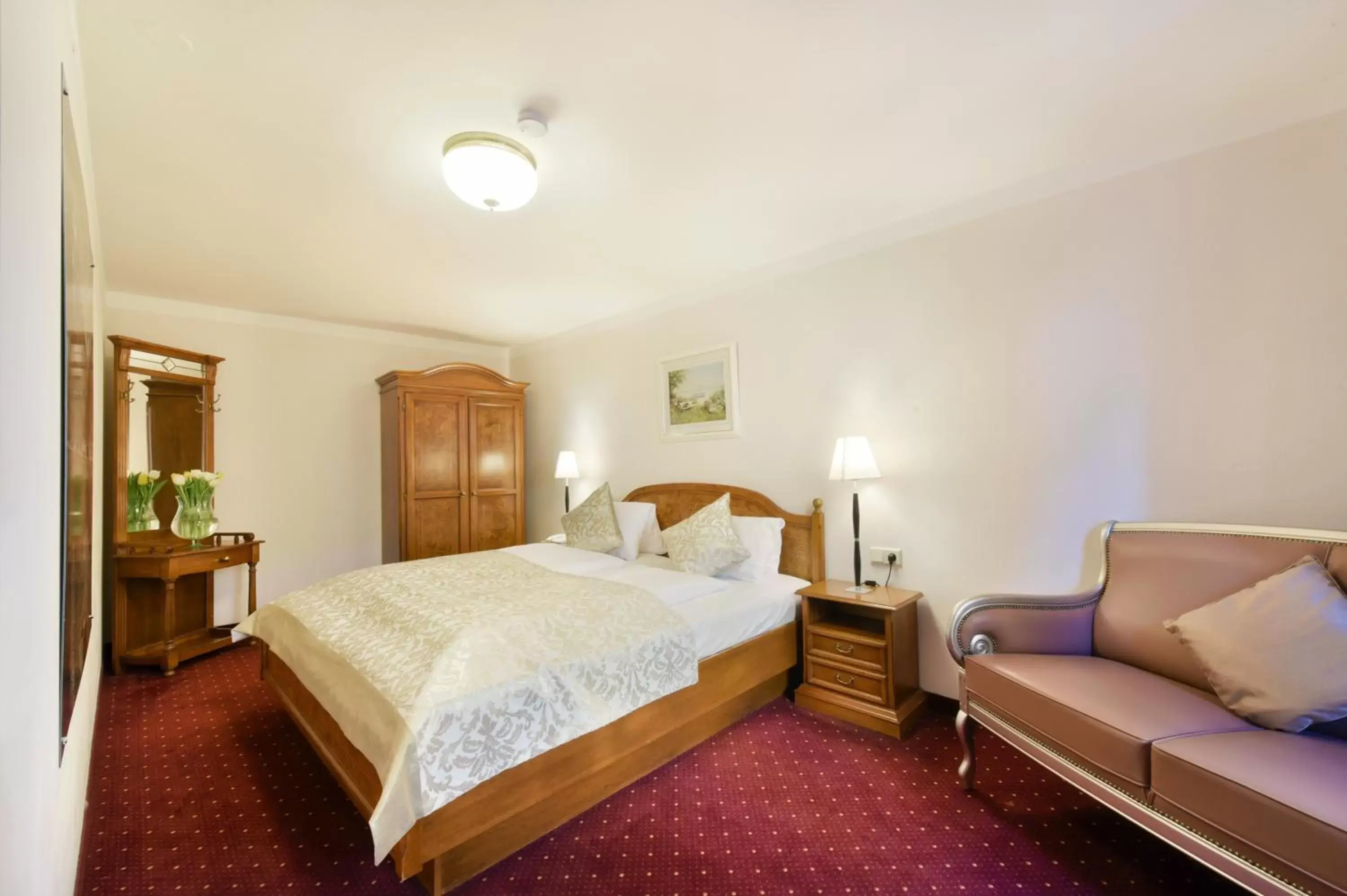 One-Bedroom Suite in Cella Central Historic Boutique Hotel