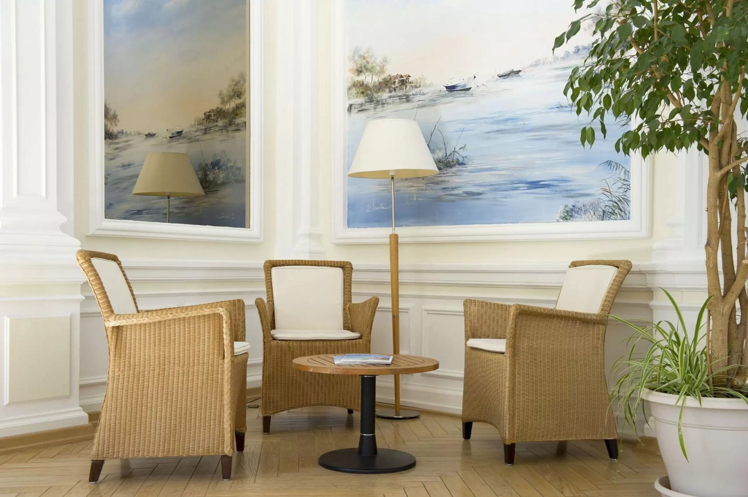 Lobby or reception in Résidence de Tourisme Vacances Bleues Villa Regina