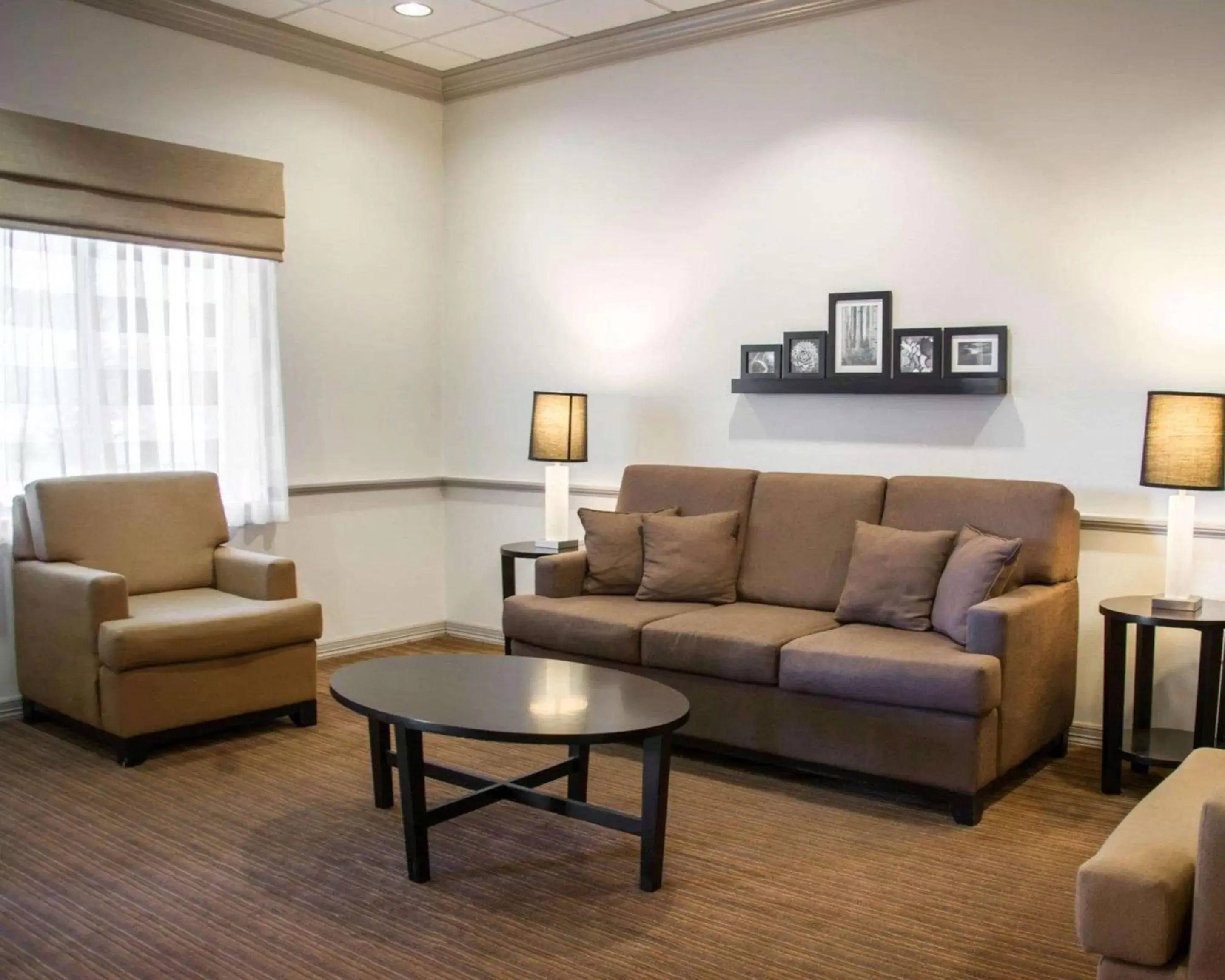 Lobby or reception, Seating Area in Sleep Inn and Suites near Mall & Medical Center