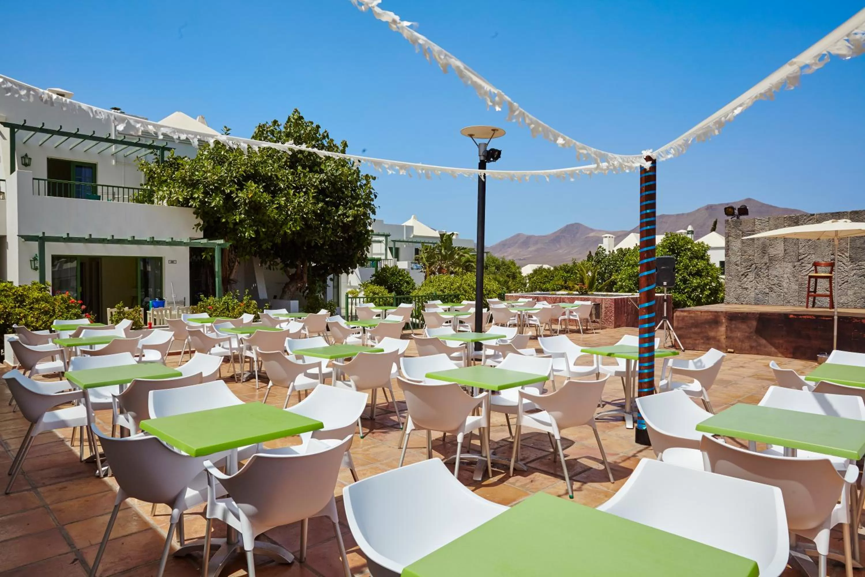 Restaurant/places to eat in THB Royal