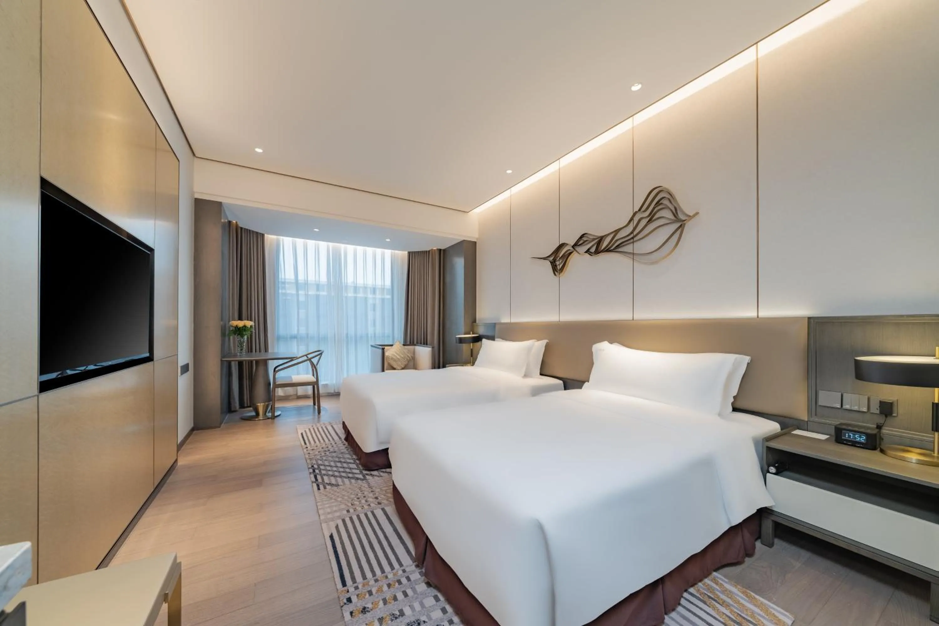 Deluxe Double or Twin Room in Holiday Inn Zhengzhou Zhongzhou, an IHG Hotel