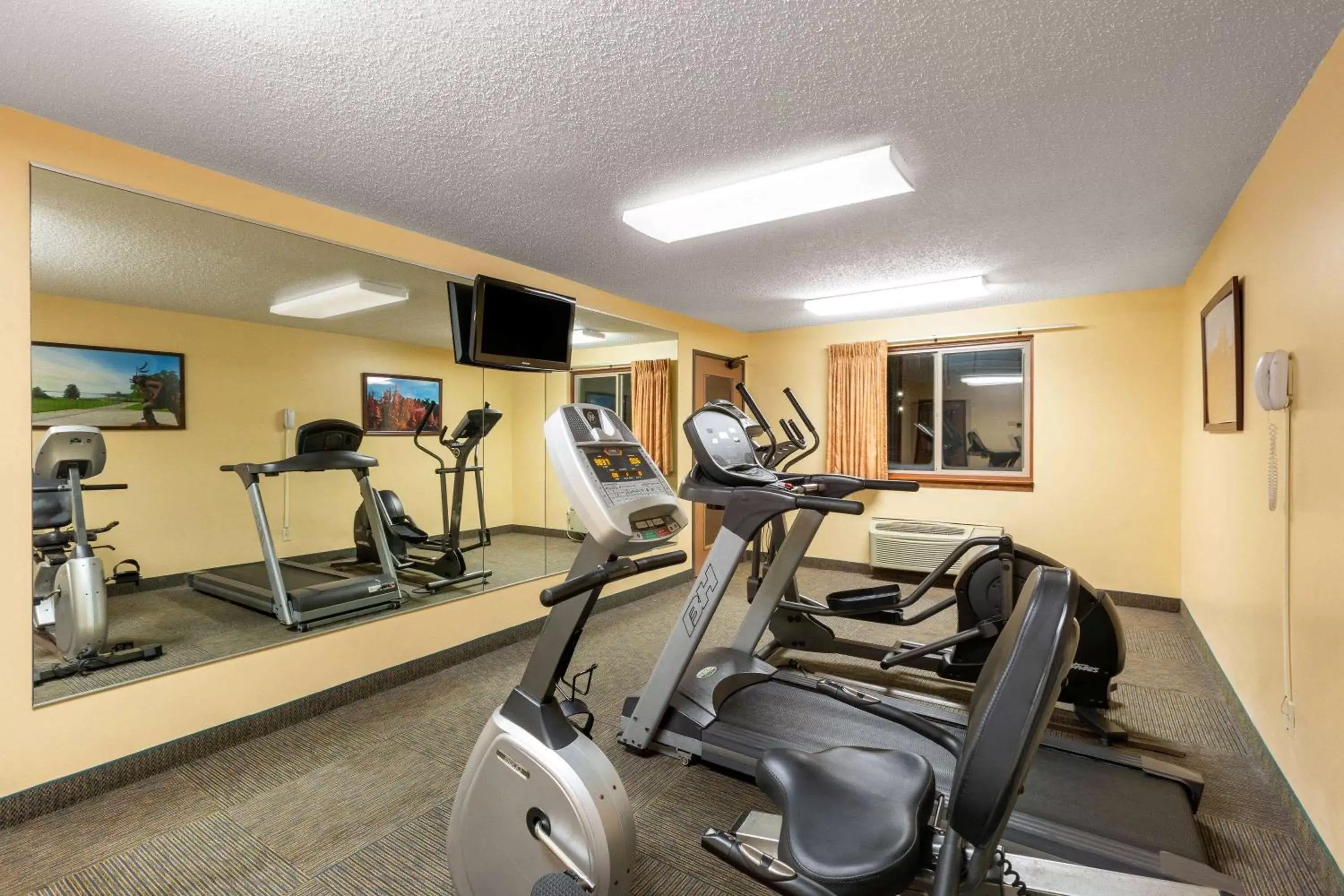 Fitness centre/facilities, Fitness Center/Facilities in Super 8 by Wyndham Bemidji MN