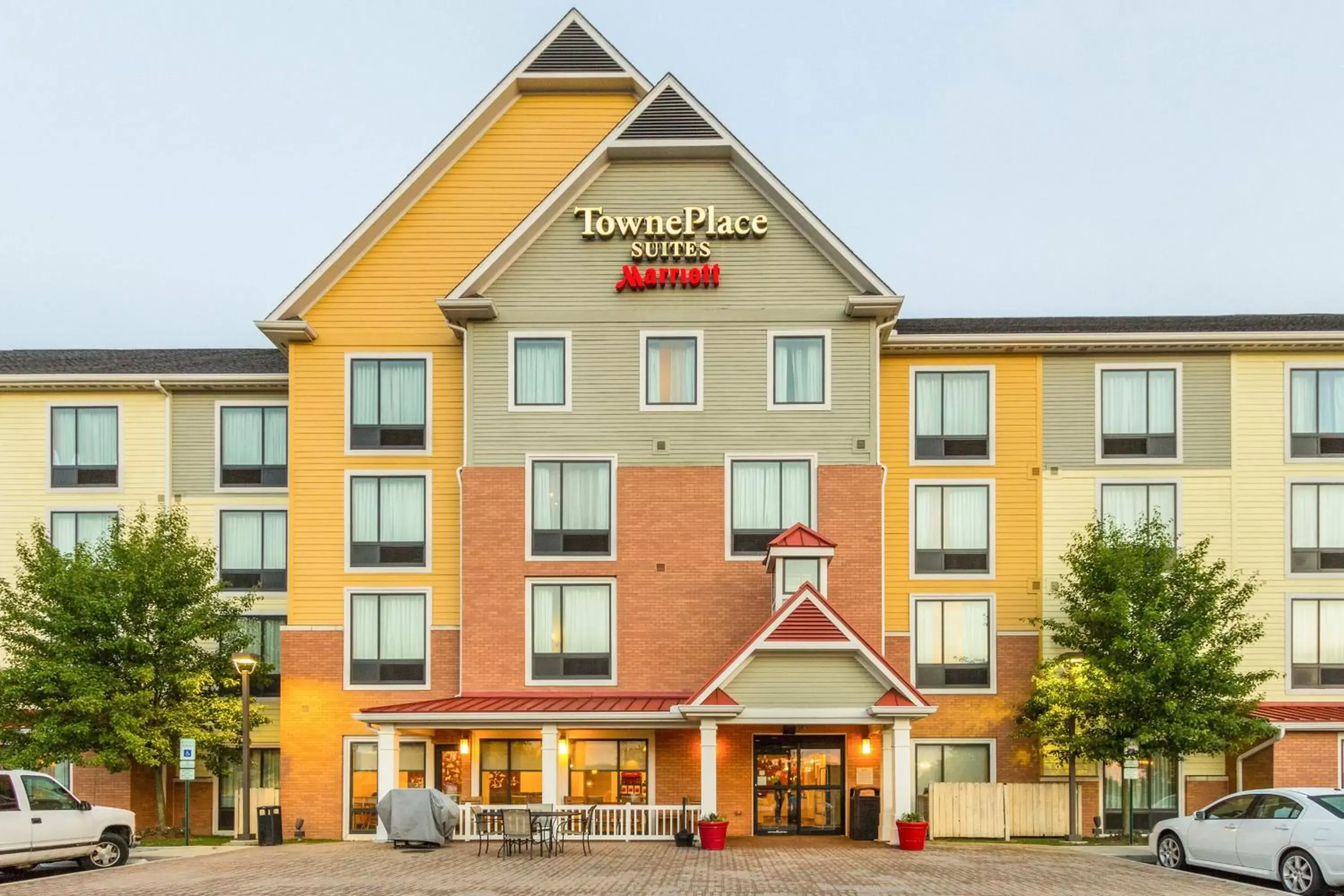 Property Building in TownePlace Suites Dayton North