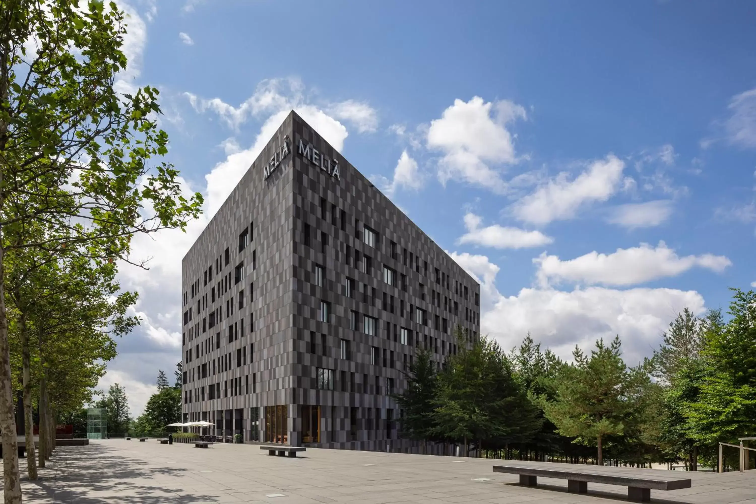 Facade/entrance, Property Building in Melia Luxembourg