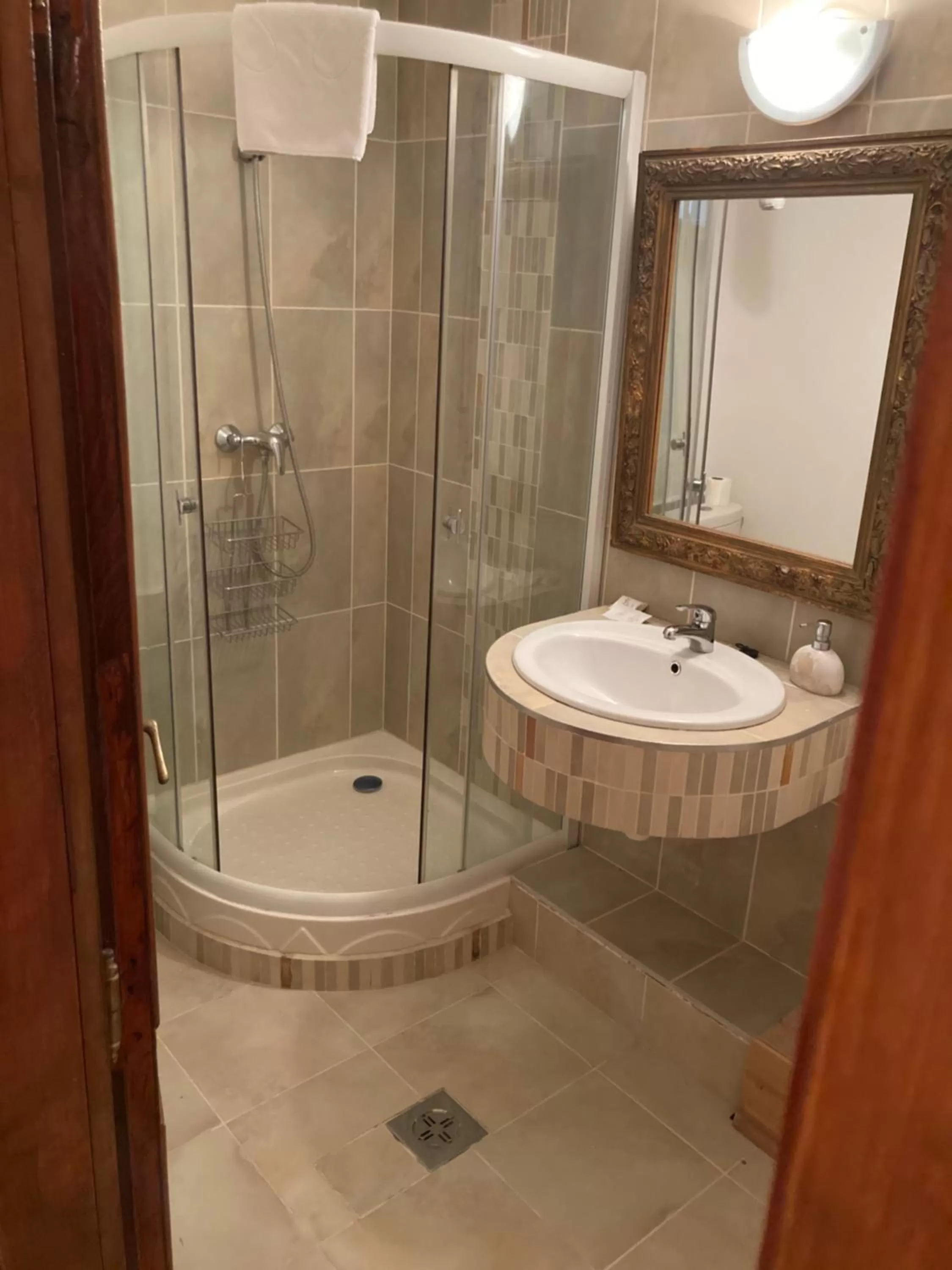 Shower, Bathroom in Villa Panoráma