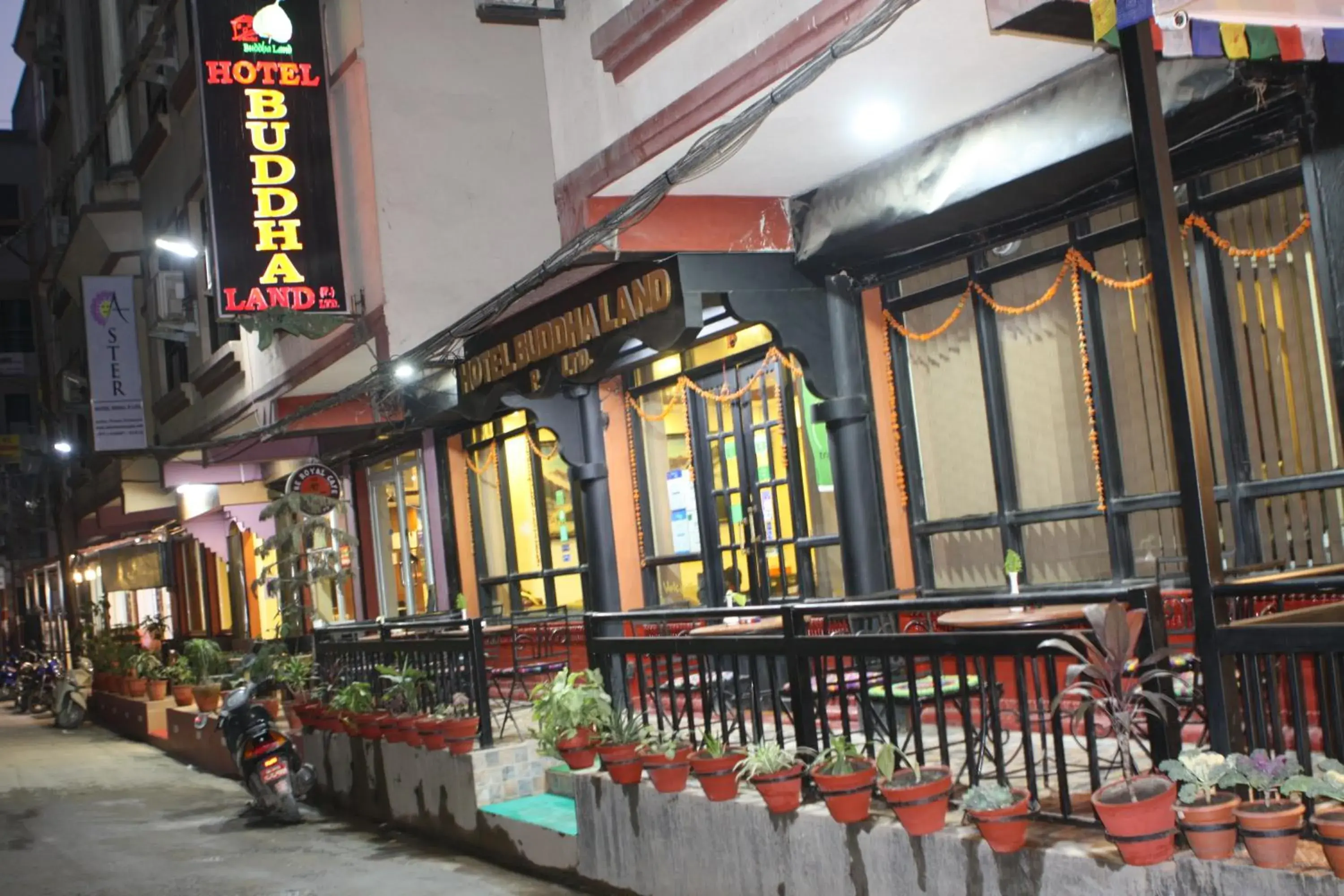 Property building, Restaurant/Places to Eat in Hotel Buddha Land