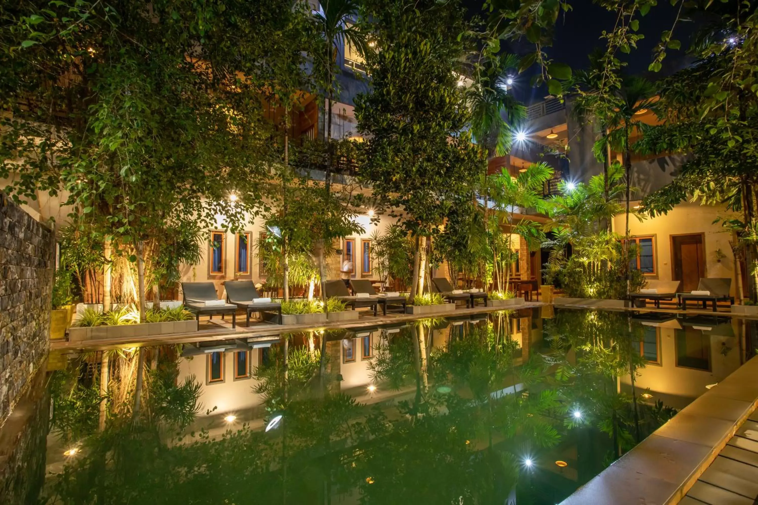 Pool view, Swimming Pool in Indra Porak Residence Hotel