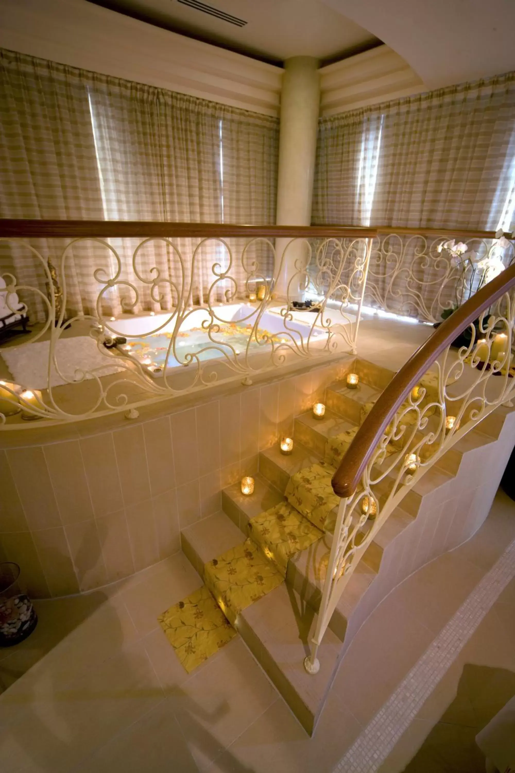 Hot Tub in Raffles Dubai
