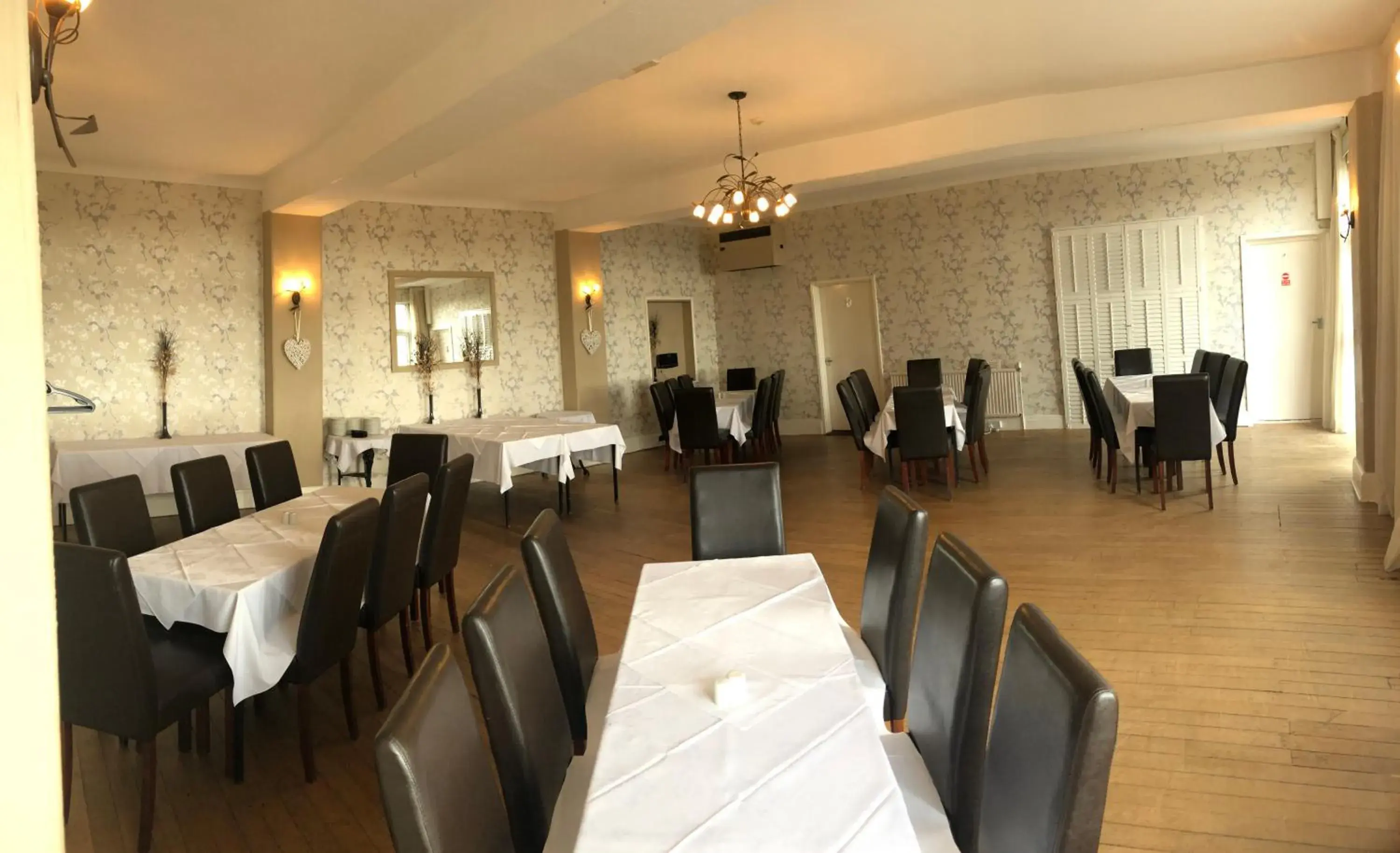 Banquet/Function facilities, Restaurant/Places to Eat in The Moorland Hotel