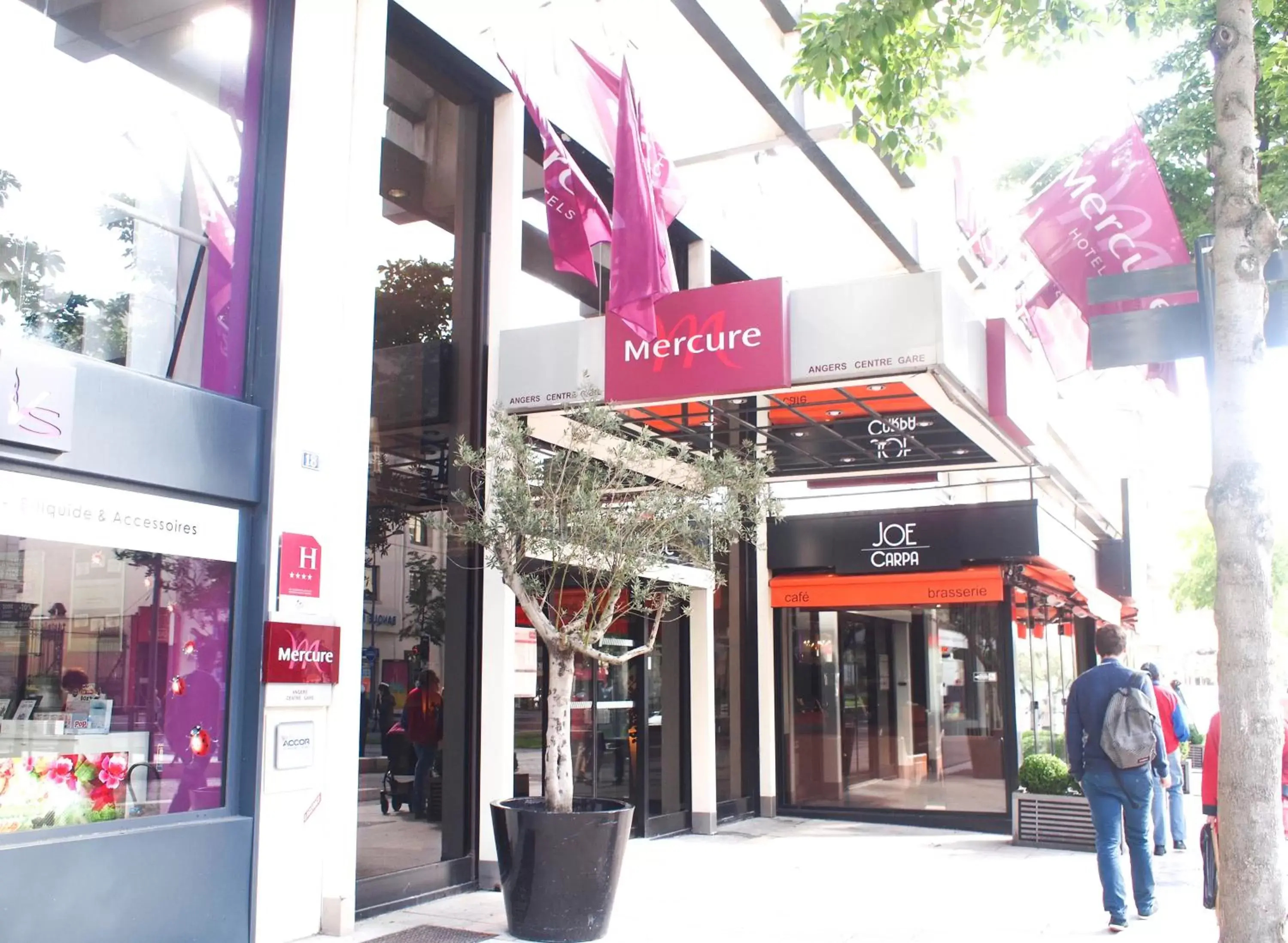 Facade/Entrance in Mercure Angers Centre Gare