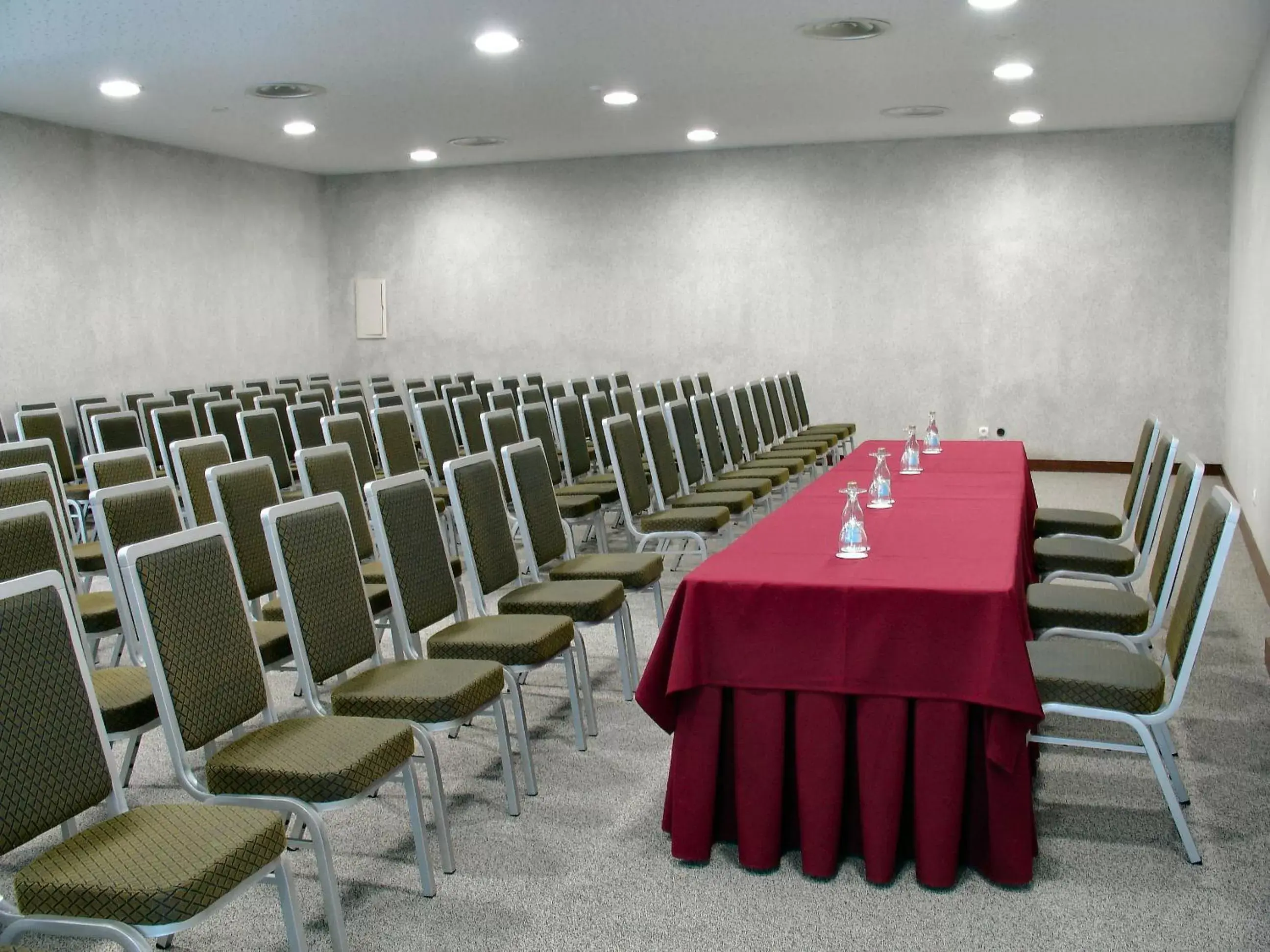 Business facilities in VIP Executive Azores Hotel