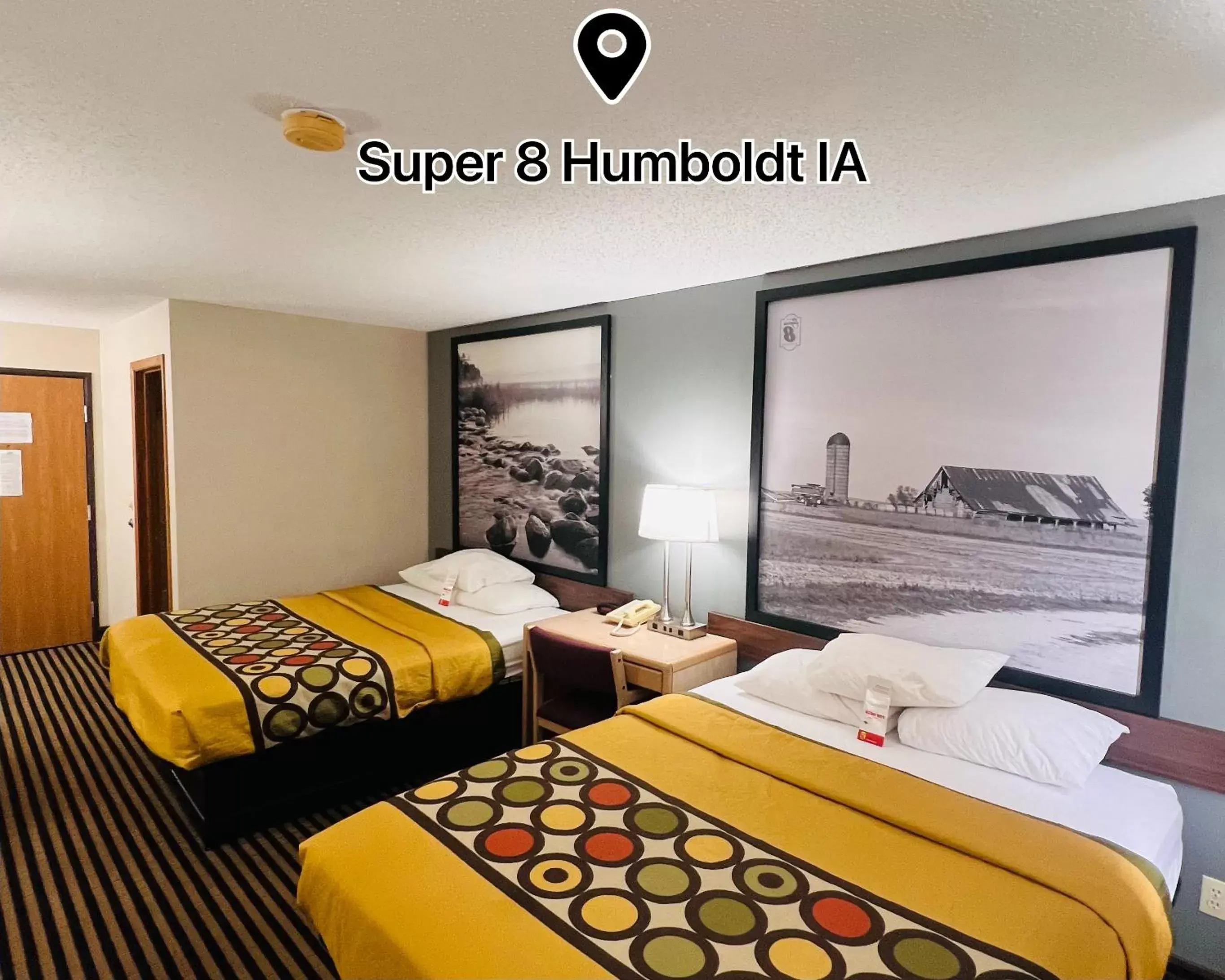 Bed in Super 8 by Wyndham Humboldt