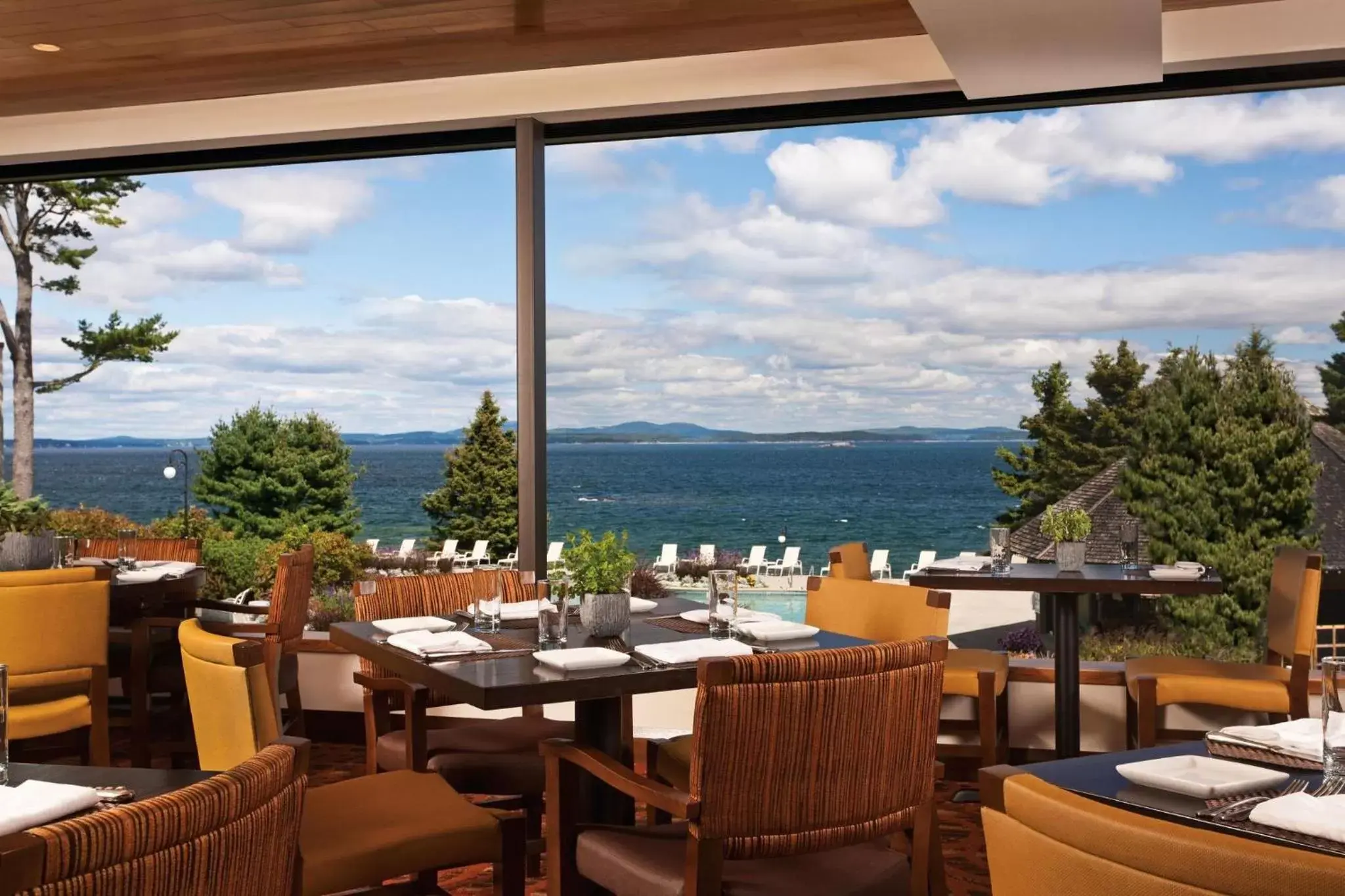 Restaurant/Places to Eat in Holiday Inn Bar Harbor Regency Hotel, an IHG Hotel