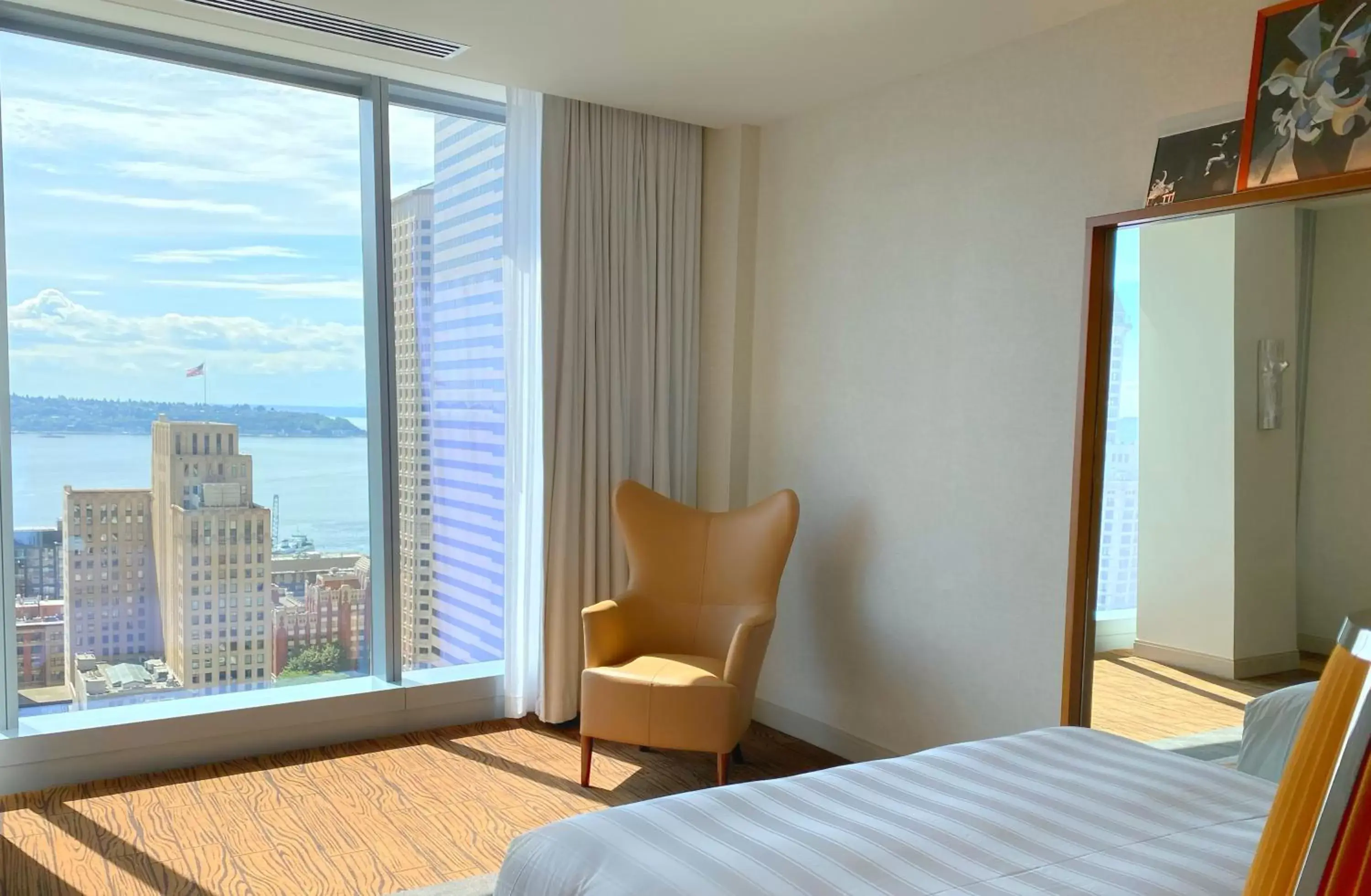 Bedroom, Seating Area in Lotte Hotel Seattle