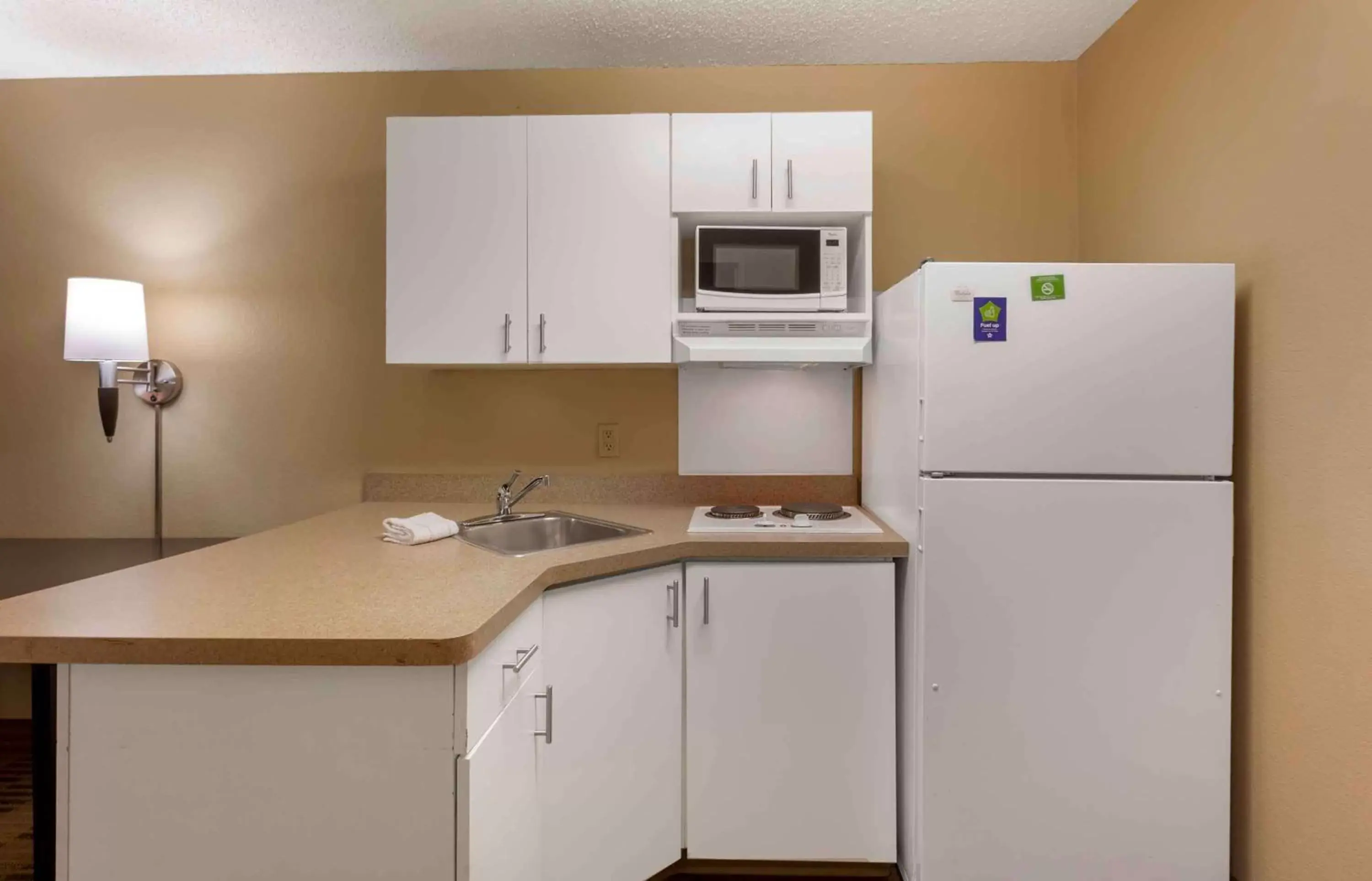 Bedroom, Kitchen/Kitchenette in Extended Stay America Suites - Salt Lake City - Sandy