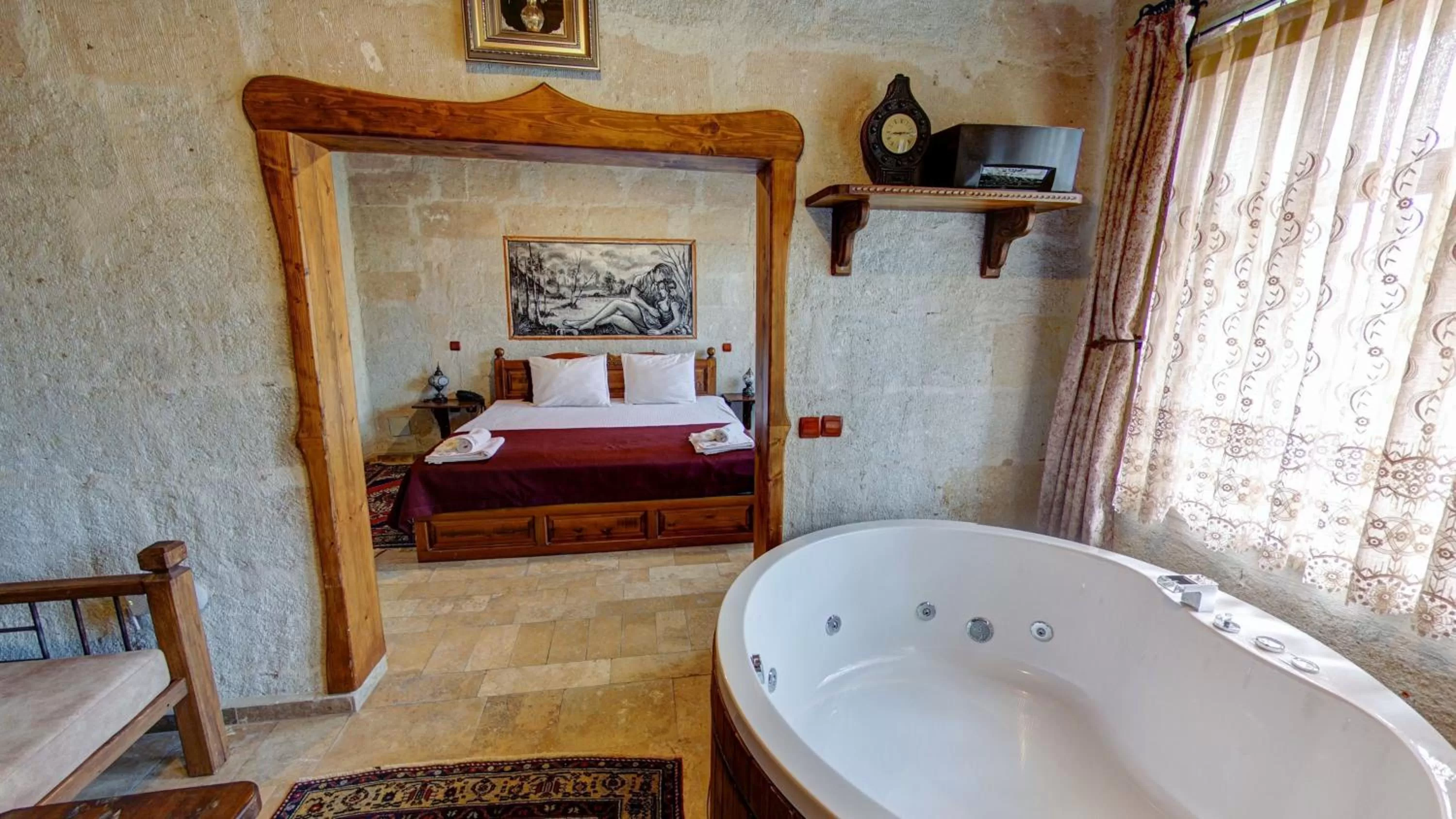 Deluxe Double Room with Bath in Chelebi Cave House Hotel